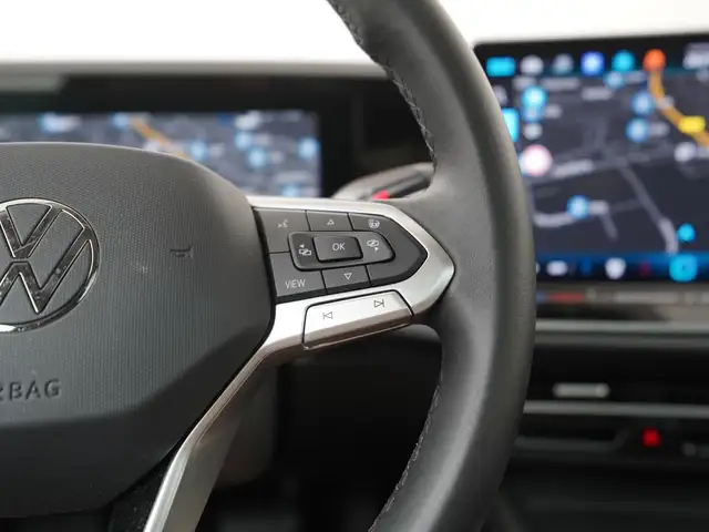 Volkswagen Passat view 11