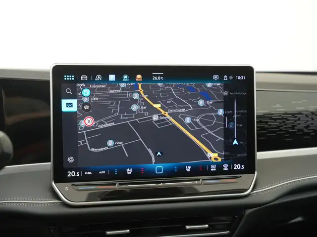 Volkswagen Passat view 13
