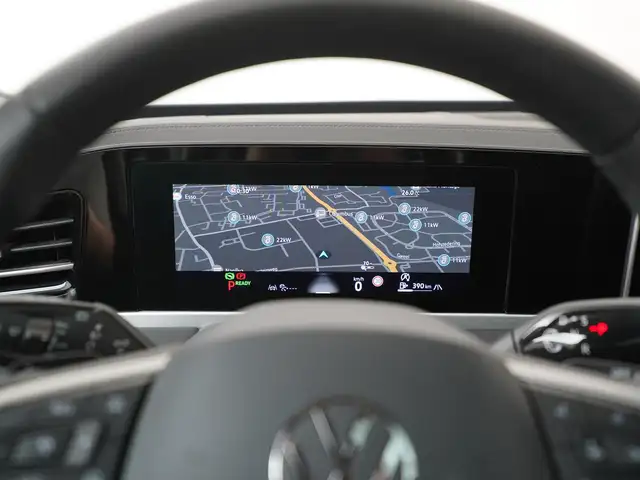 Volkswagen Passat view 10