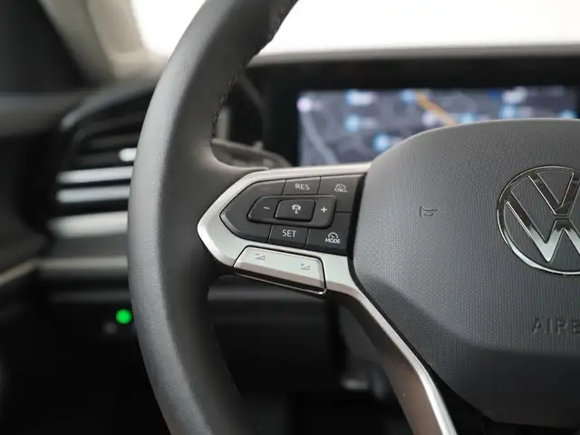 Volkswagen Passat view 9