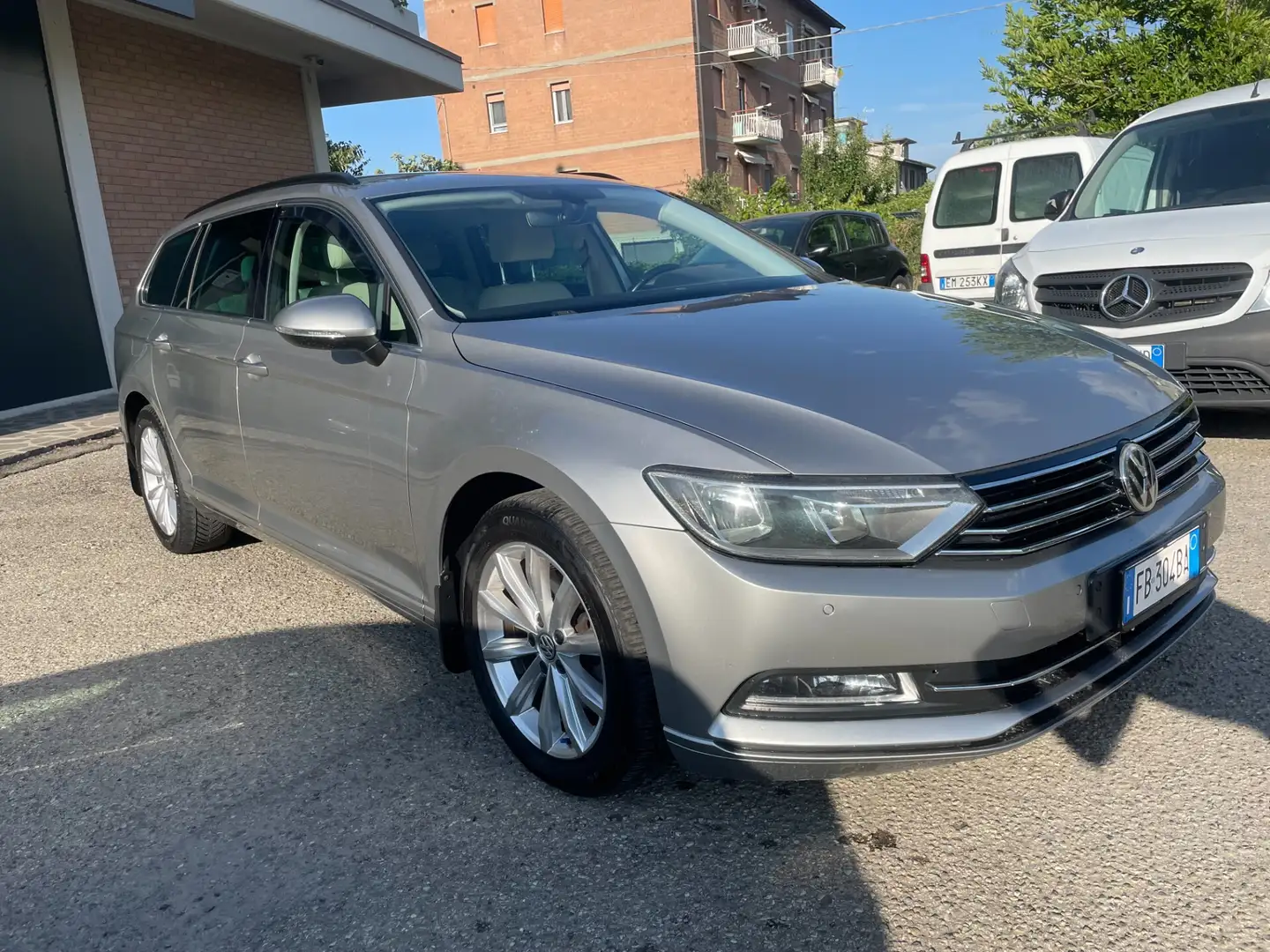 Volkswagen Passat Passat Variant 1.6 TDI Highline BMT DISTRIBUZIONE Grigio - 2