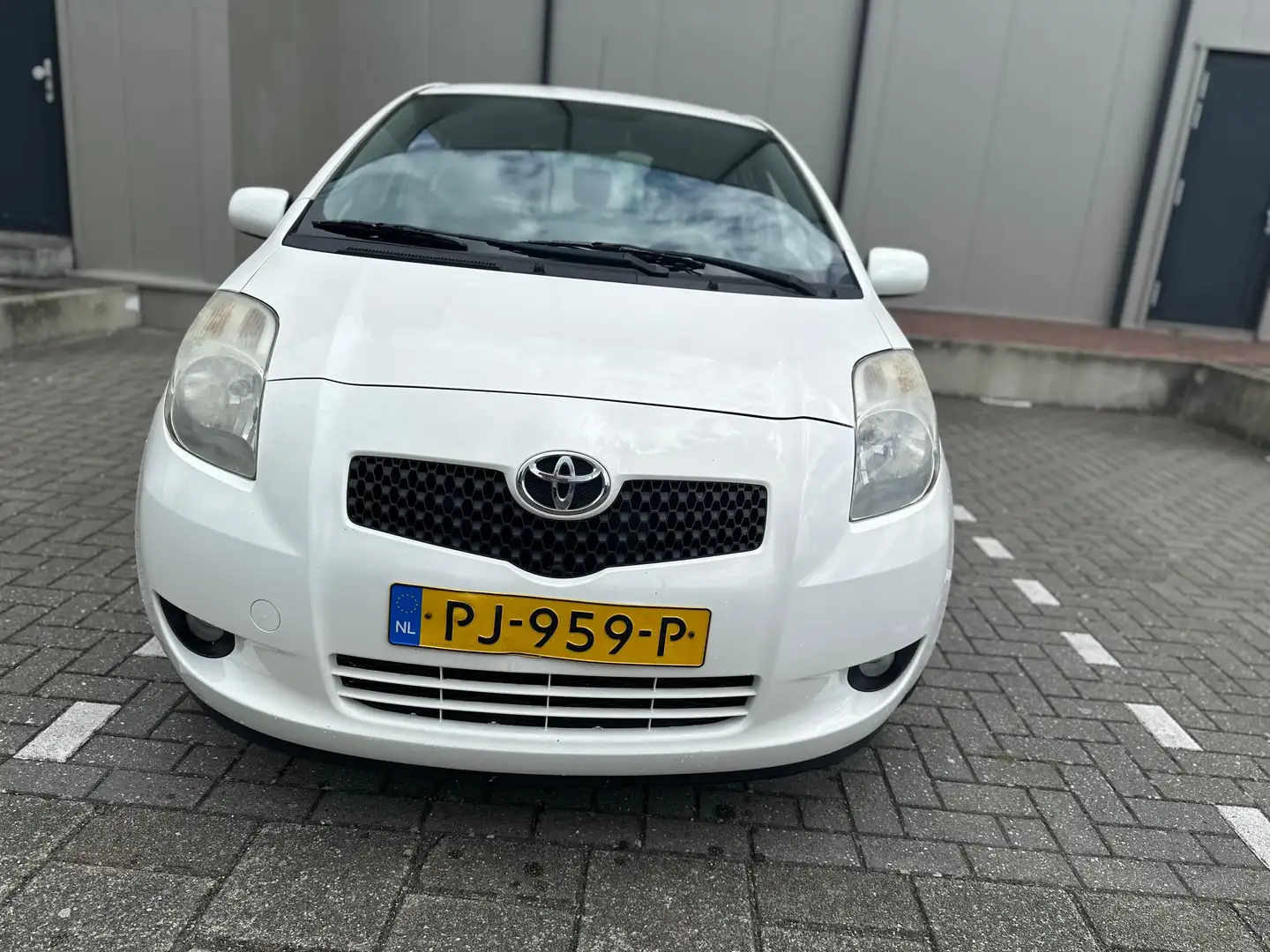 Toyota Yaris Yaris 1.0 VVTi Biały - 1