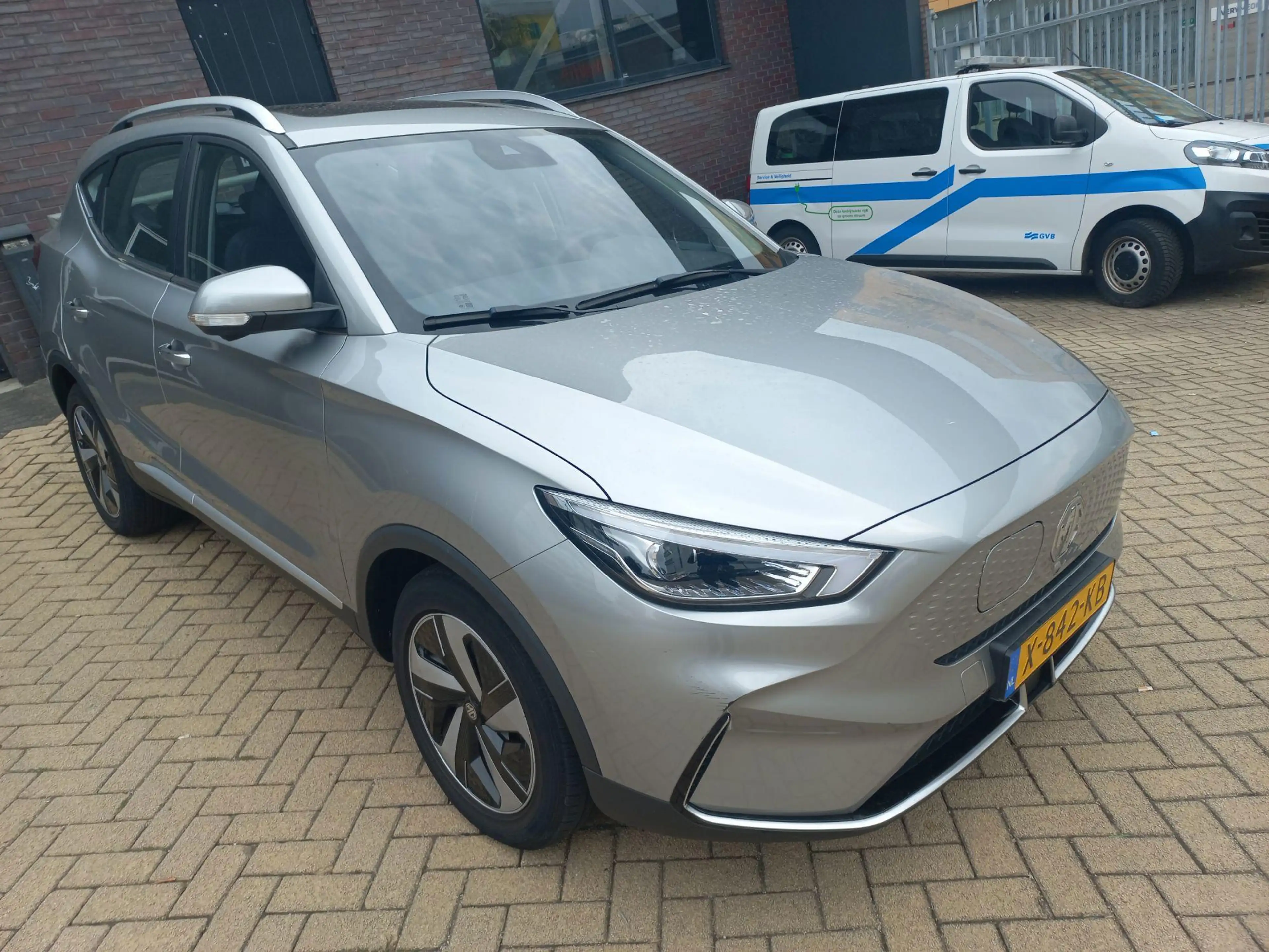 MG ZS EV Long Range Luxury 70 kWh — photo 8