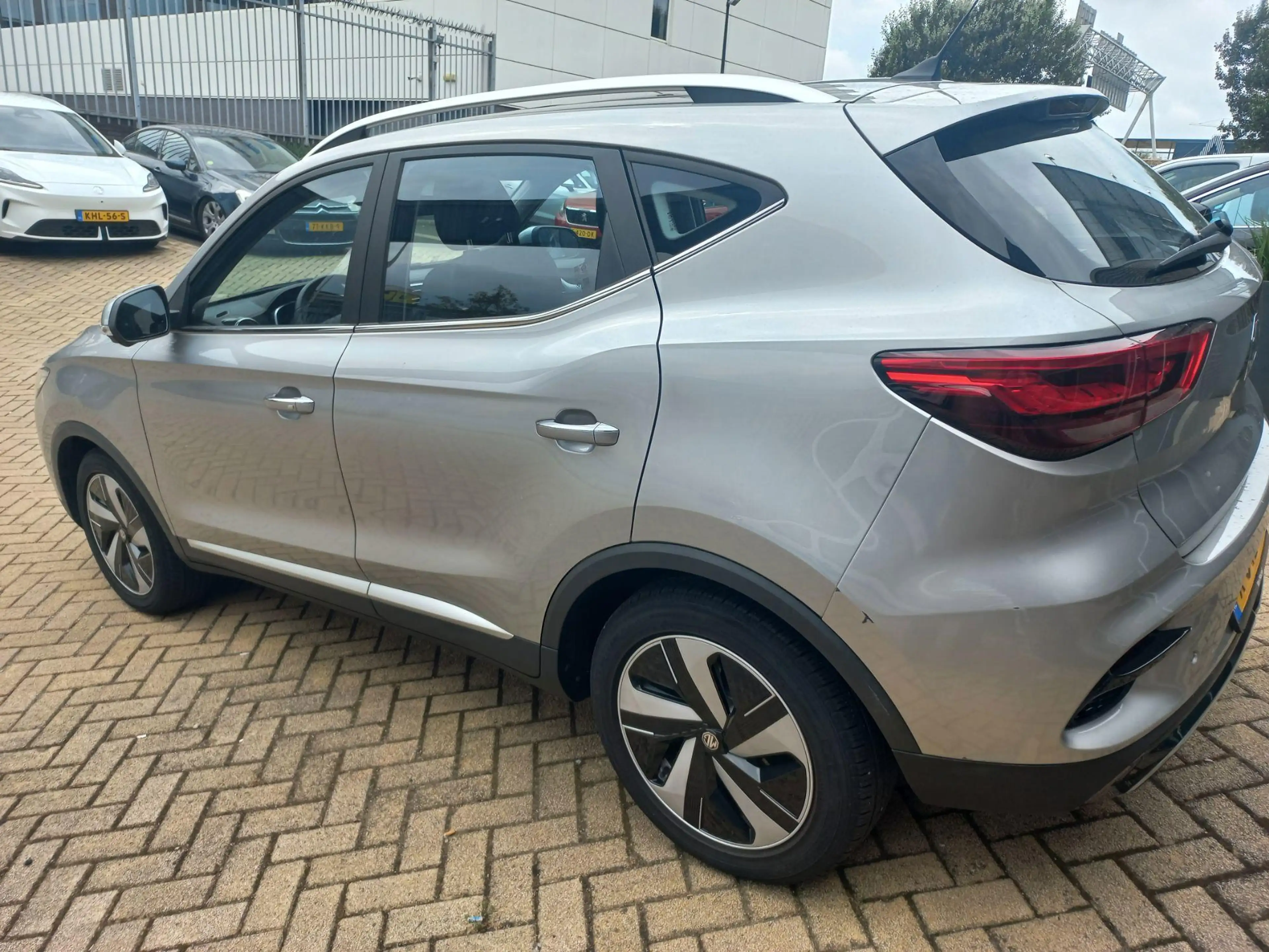MG ZS EV Long Range Luxury 70 kWh — photo 4