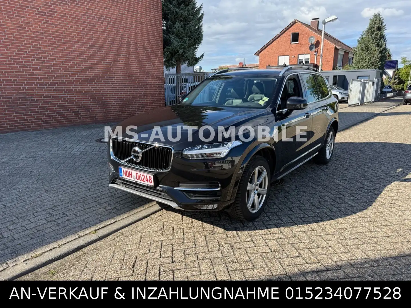 Volvo XC90 MOMENTUM *4x4* AWD*235-PS*LEDER*LED* Negro - 1