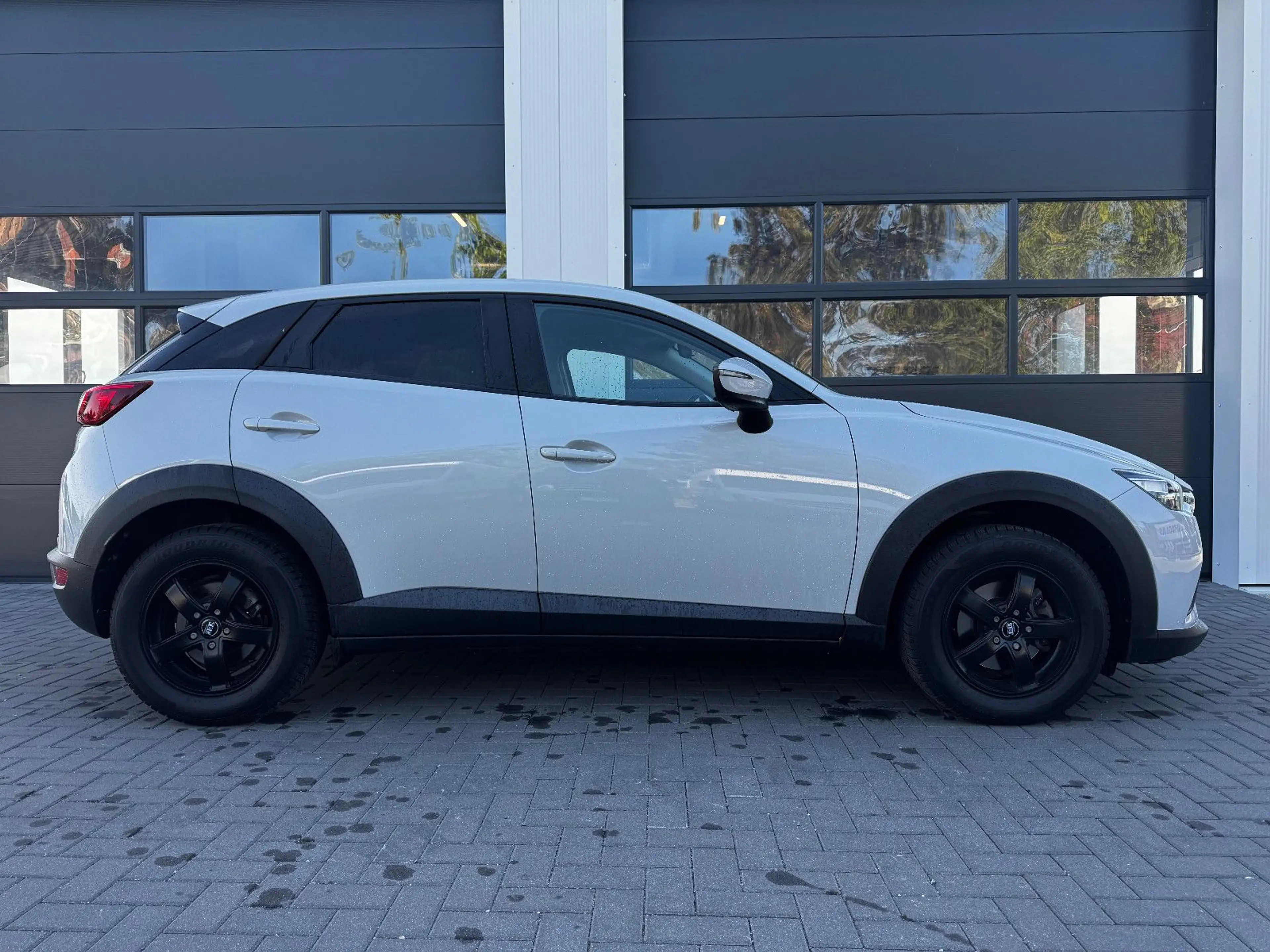 Mazda CX-3 Kizoku Navi PDC Freisprech 8-fach bereift — photo 7