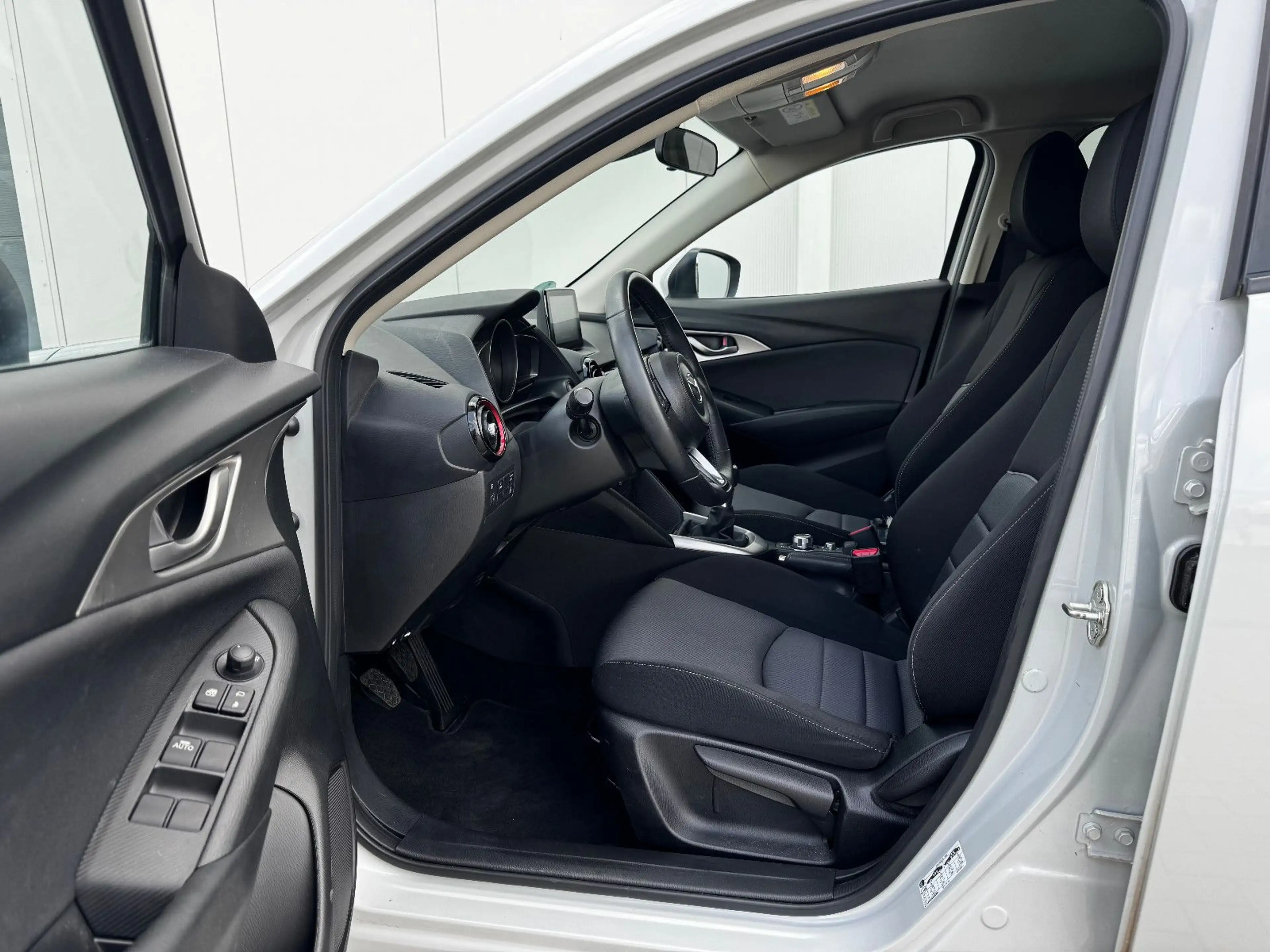 Mazda CX-3 Kizoku Navi PDC Freisprech 8-fach bereift — photo 12
