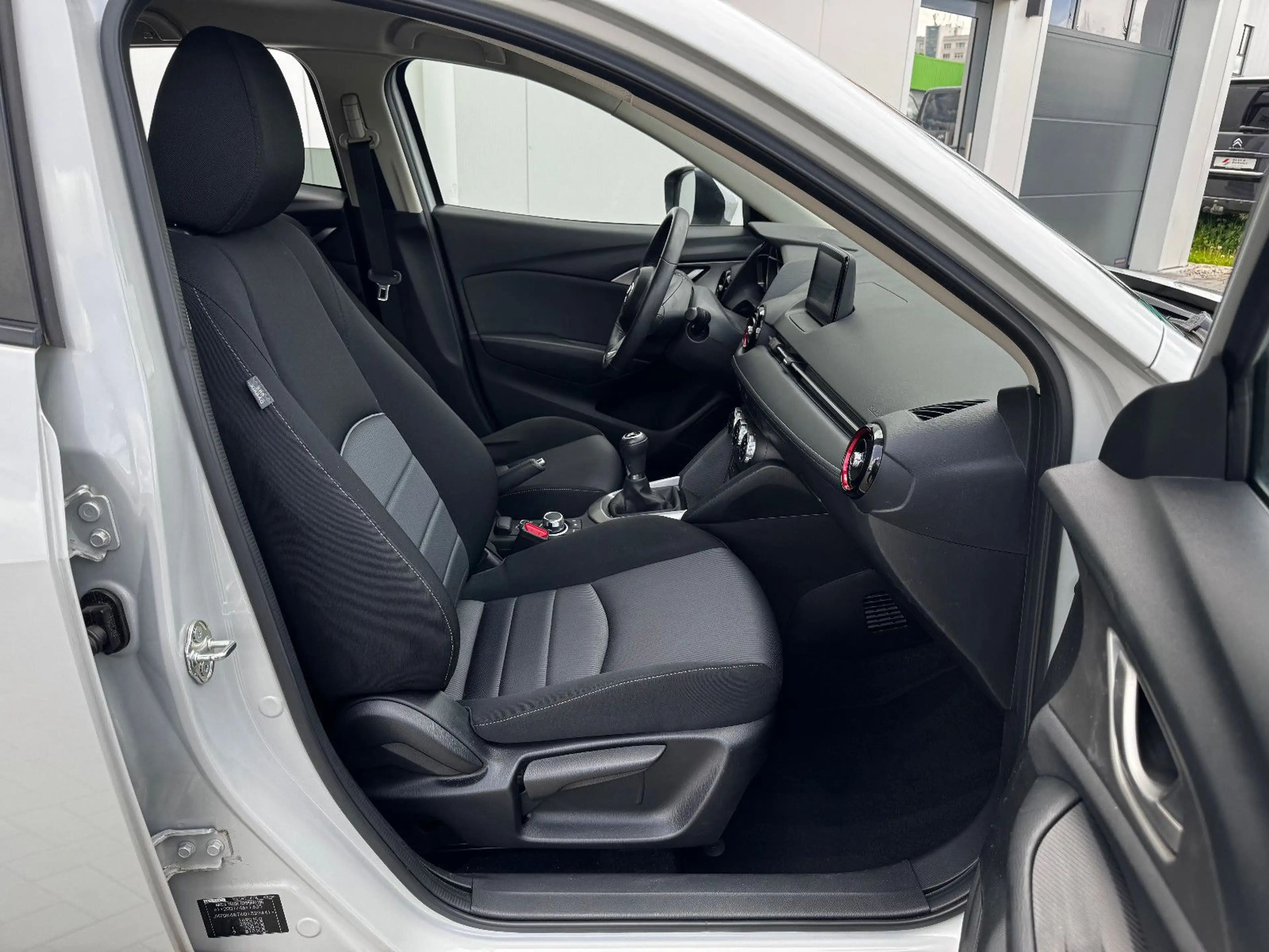 Mazda CX-3 Kizoku Navi PDC Freisprech 8-fach bereift — photo 13