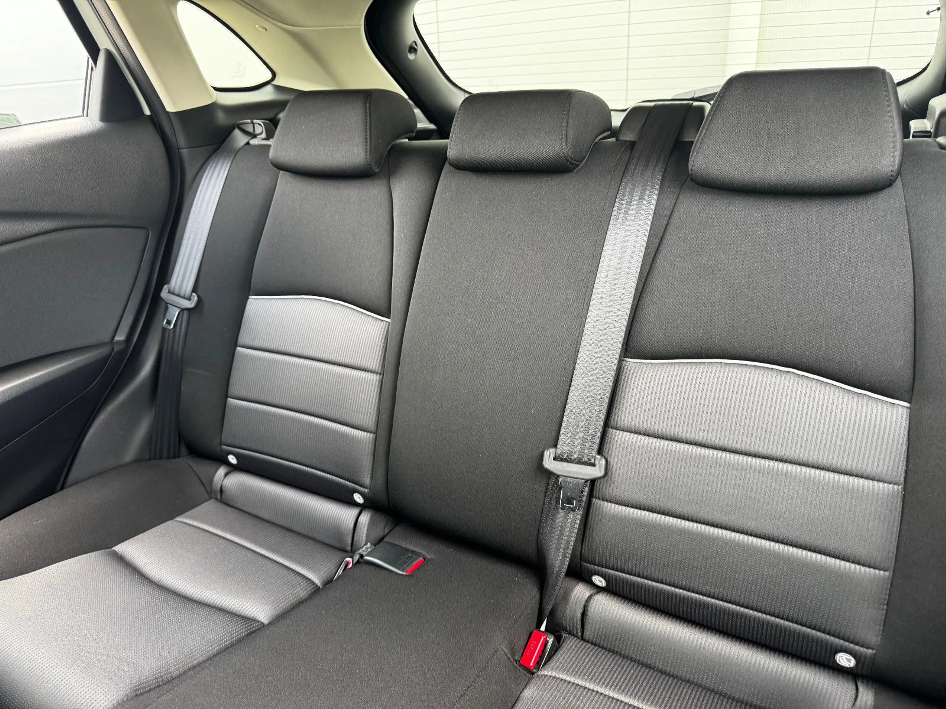 Mazda CX-3 Kizoku Navi PDC Freisprech 8-fach bereift — photo 15
