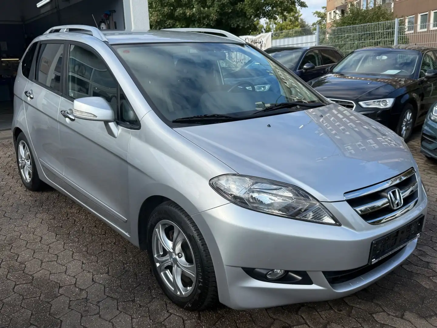 Honda FR-V 1.8 Comfort *6-Sitzer*Klima*Allwetter Silber - 2