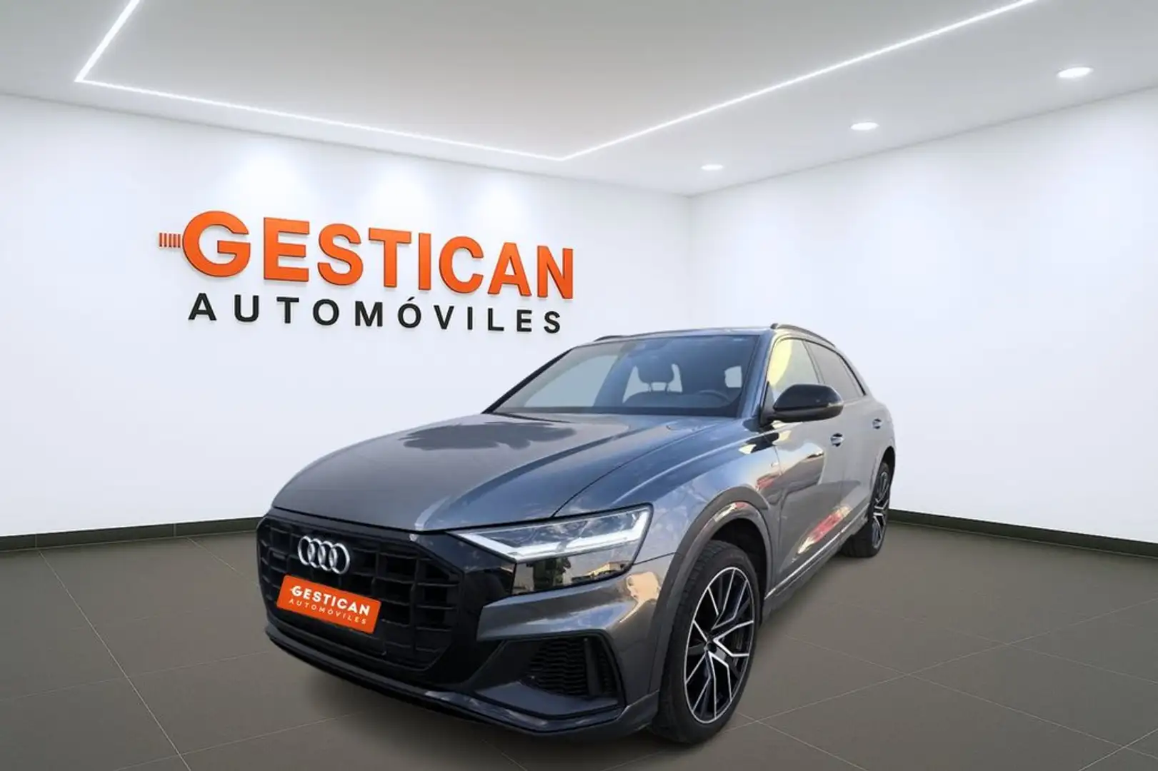 Audi Q8 55 TFSIe 280kW Black L quattro tiptronic Grijs - 1