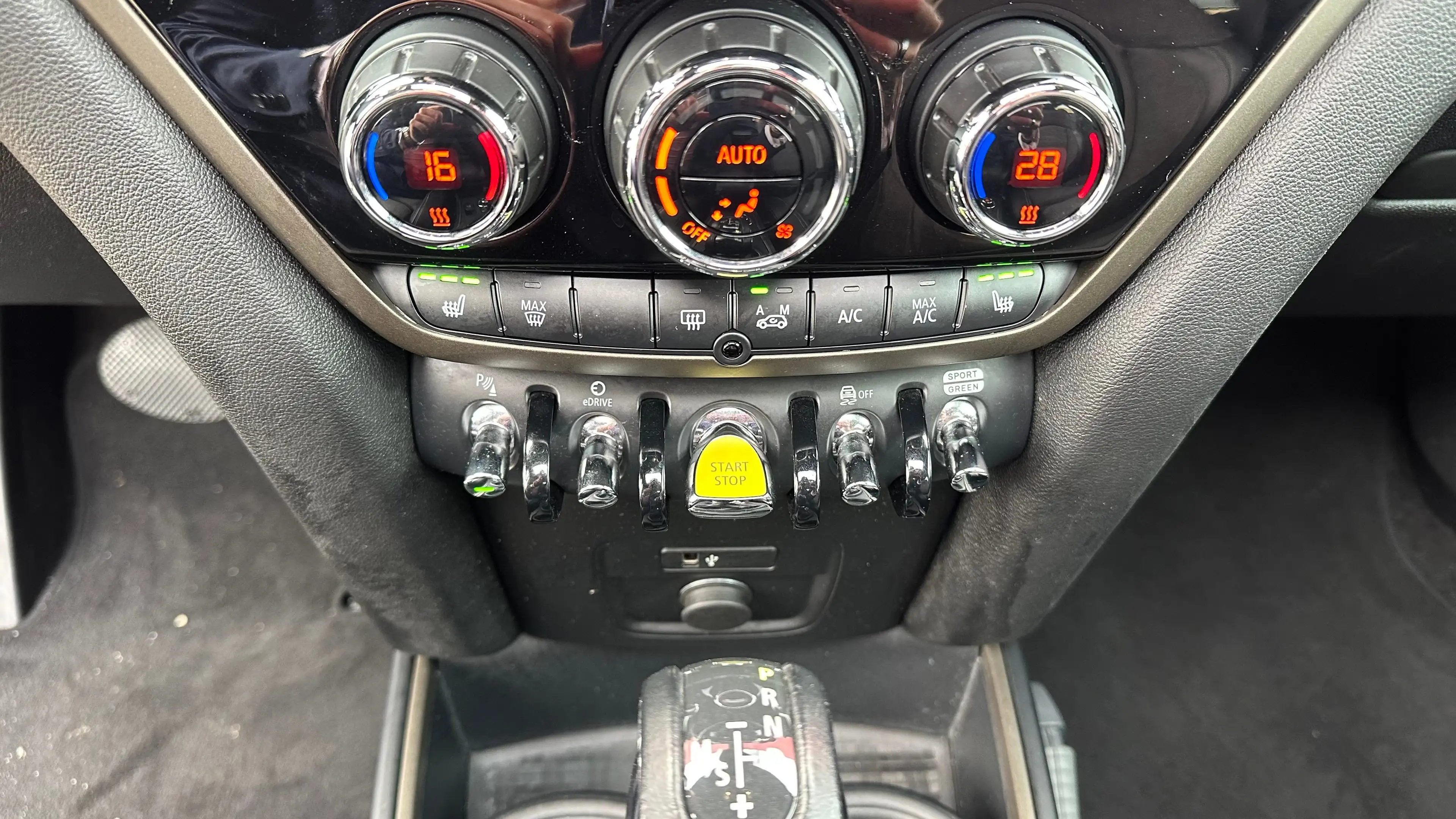 MINI Cooper SE Countryman 1.5 ALL4 Chili | Dealer onderhouden | Panoramadak — photo 30