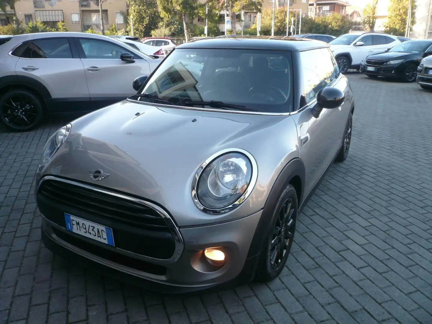 MINI One Mini IV  1.2  100 cv 3Porte per Neopatentati Gris - 1