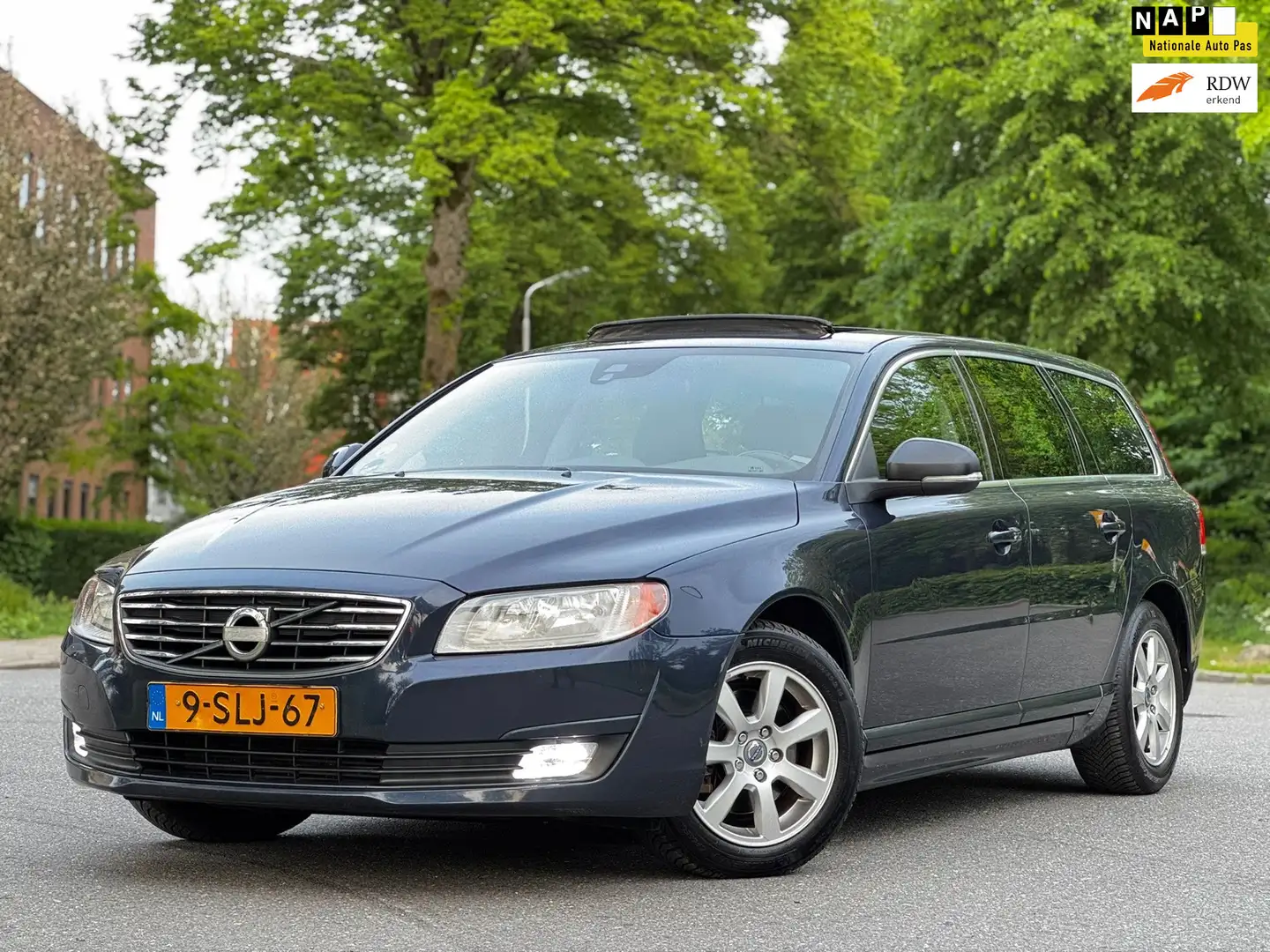Volvo V70 1.6 D2 Kinetic|AUT|SCHUIFDAK|NAVI|PSENSOR|2XSLEUTE Blau - 1