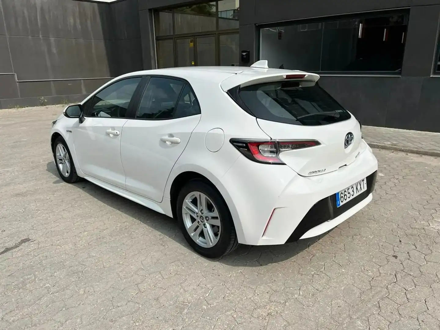 Toyota Corolla 125H Active Tech - 2