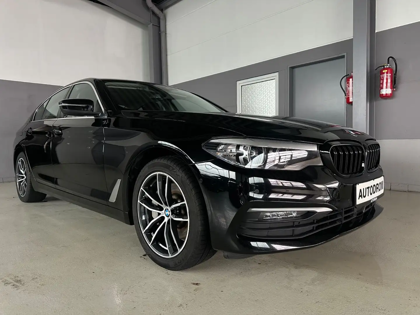 BMW 530 e Lim. /Head-Up/Abstandstempomat/Kamera Schwarz - 1
