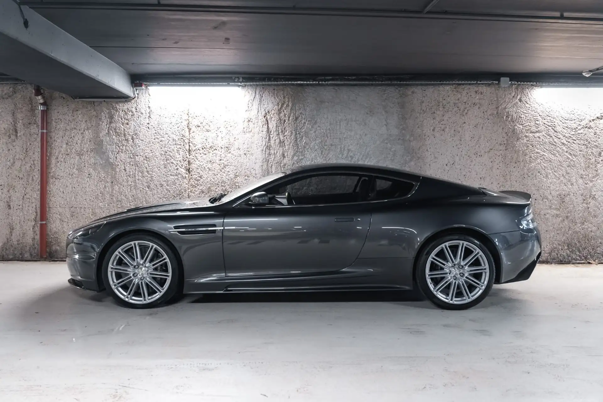 애스턴마틴 DBS Coupe 2008 건메탈 사진 3