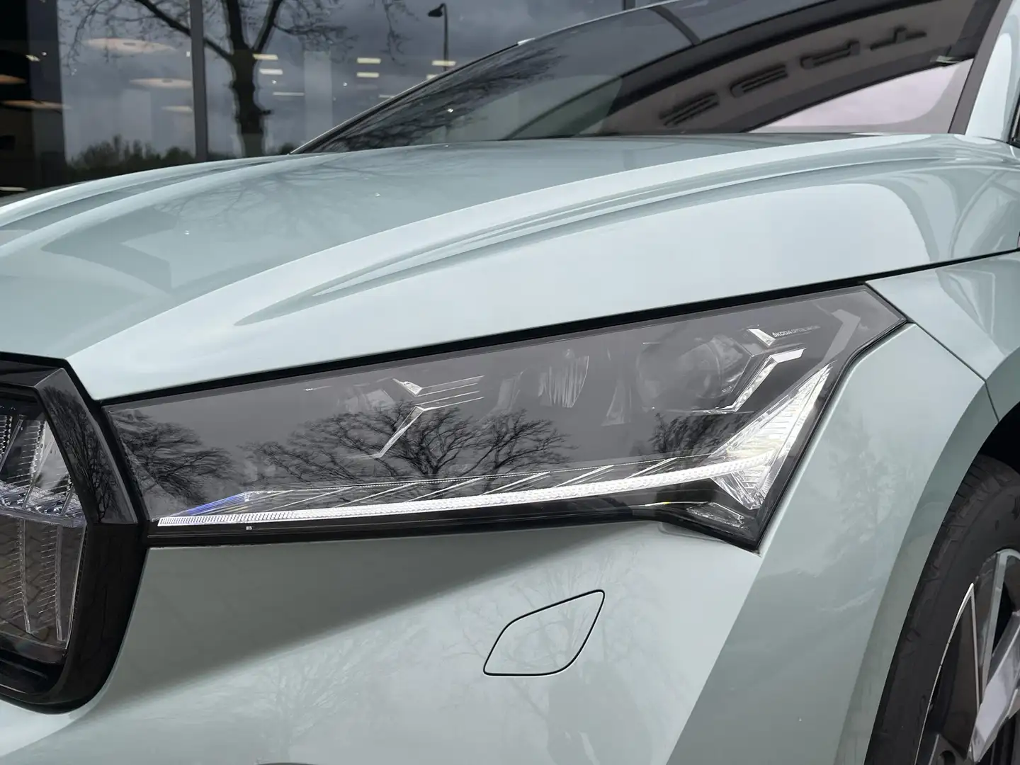 Skoda Enyaq iV 60 Sportline 180PK | Automaat | Matrix LED Kopl Grijs - 2