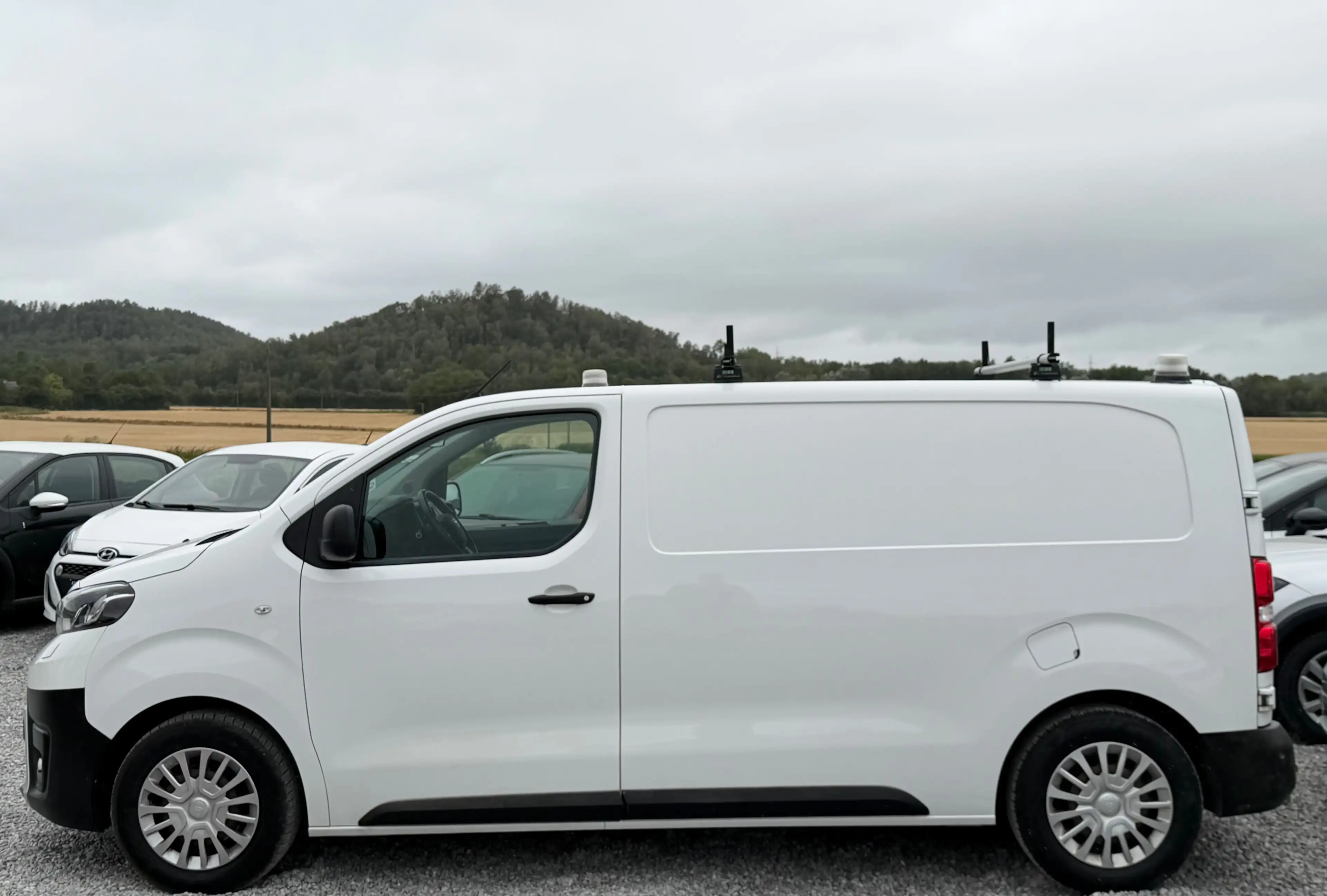 Peugeot Expert 3 PLACES - CARPLAY - CAMERA - ATT REMORQUE - TVAC — photo 4