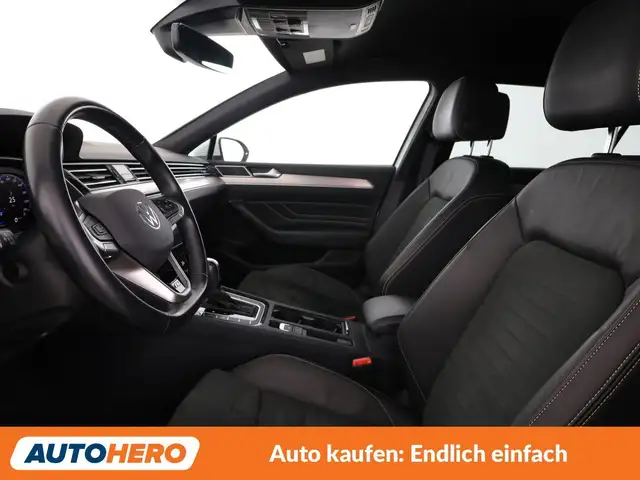 Volkswagen Passat view 10