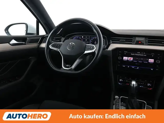 Volkswagen Passat view 13