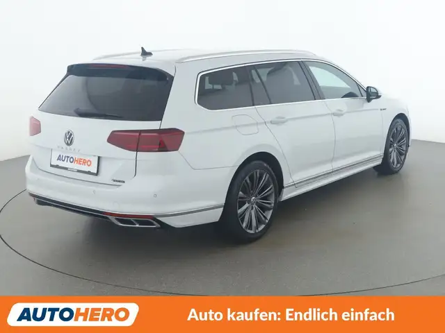 Volkswagen Passat view 6