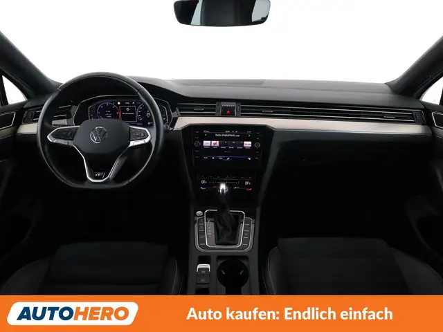Volkswagen Passat view 12