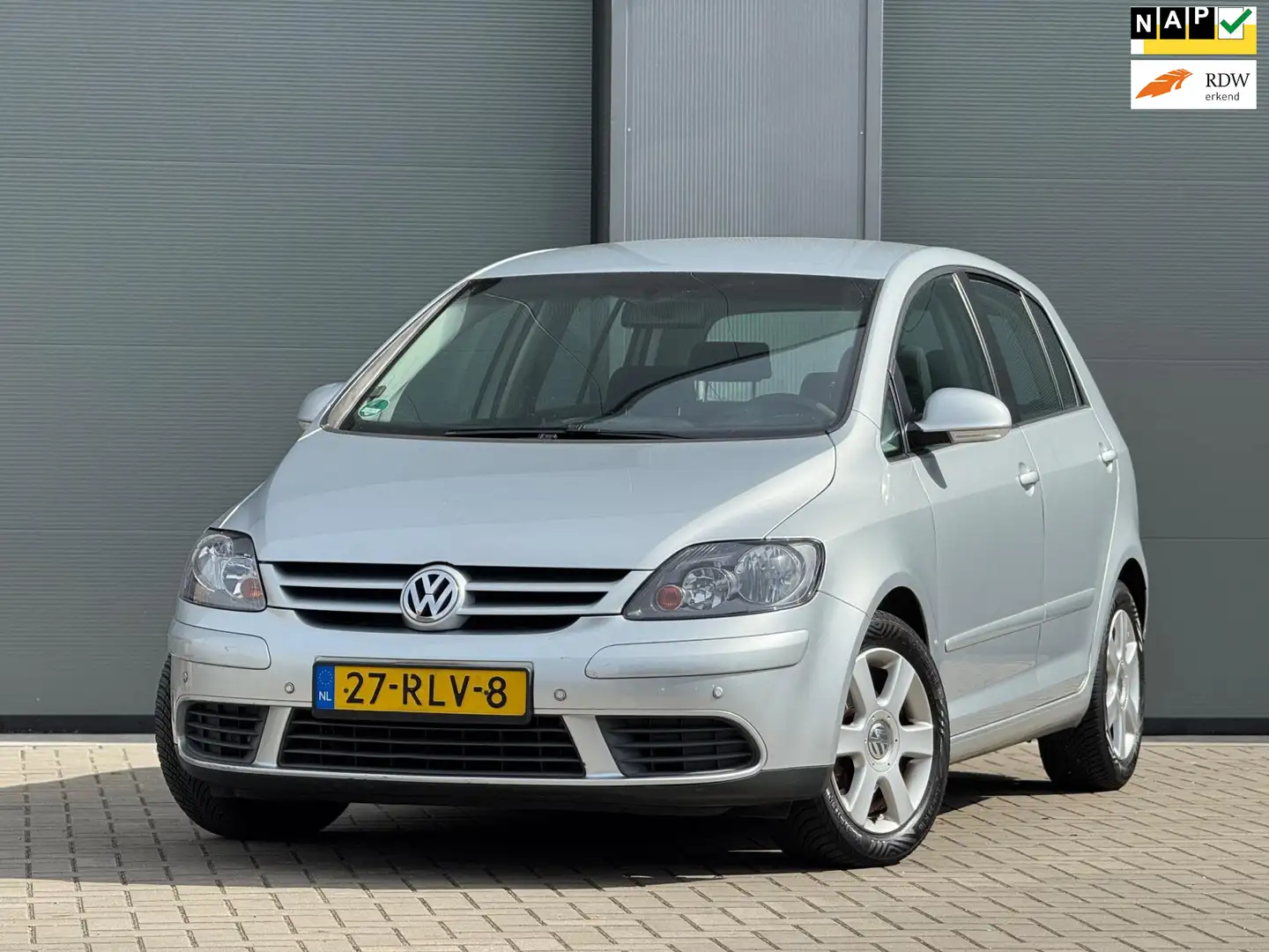 Volkswagen Golf Plus 1.6 FSI Sportline | Automaat | Parkeersensoren | B Grijs - 1