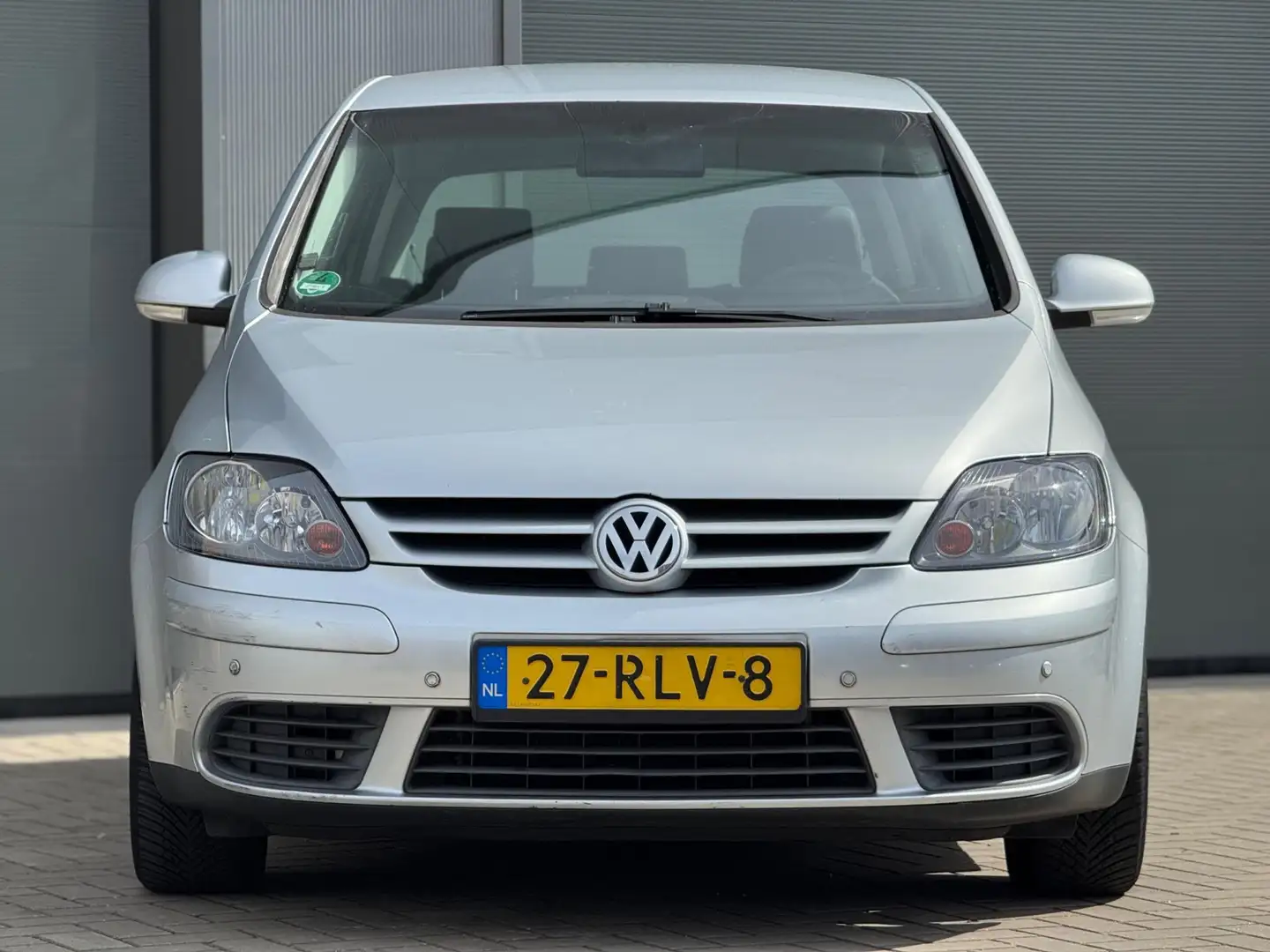 Volkswagen Golf Plus 1.6 FSI Sportline | Automaat | Parkeersensoren | B Grijs - 2
