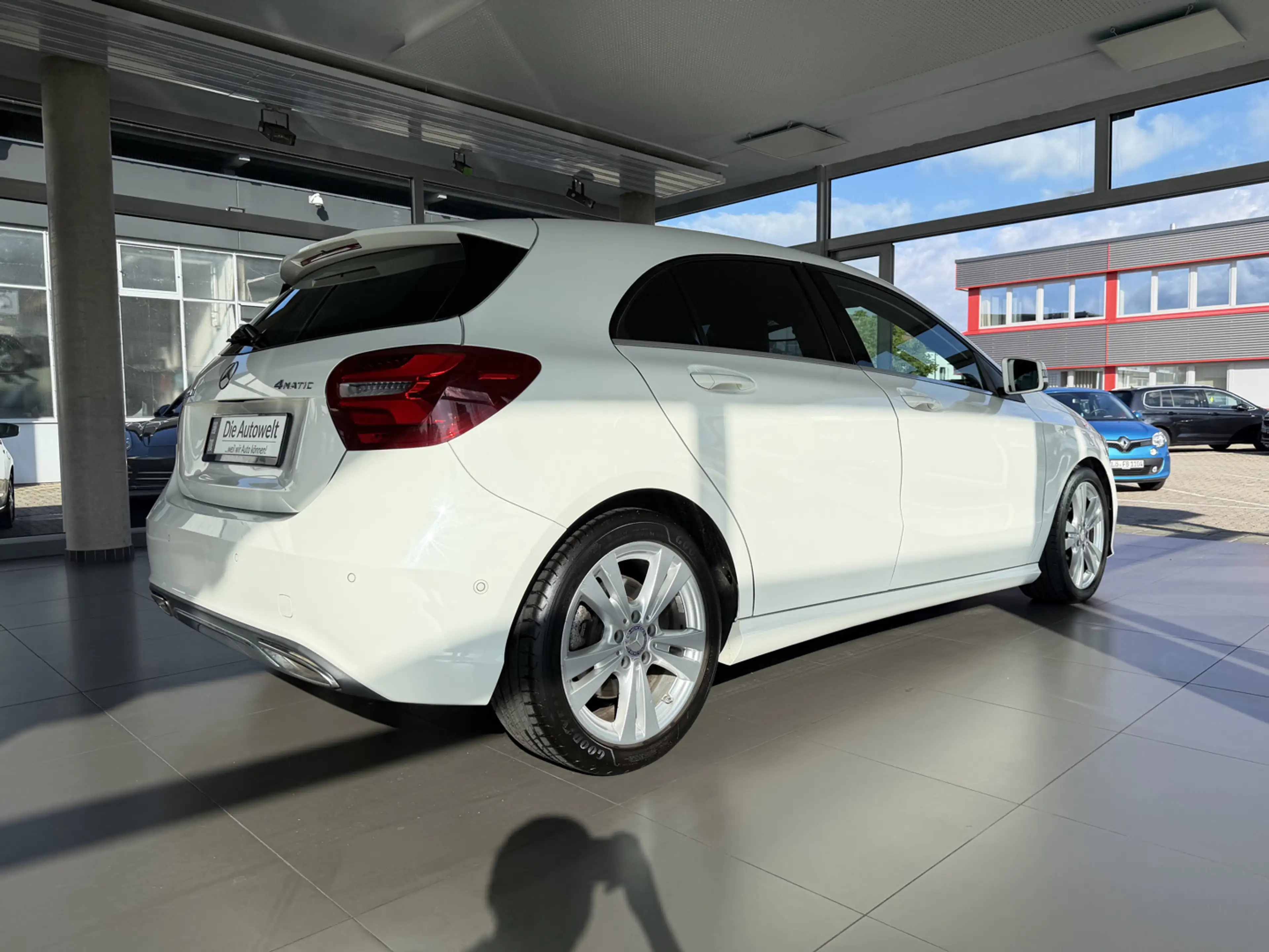 Mercedes-Benz A 200 CDI 4M AUT LEDER NAVI LED R-KAM KLIMA PDC SHZG — photo 6