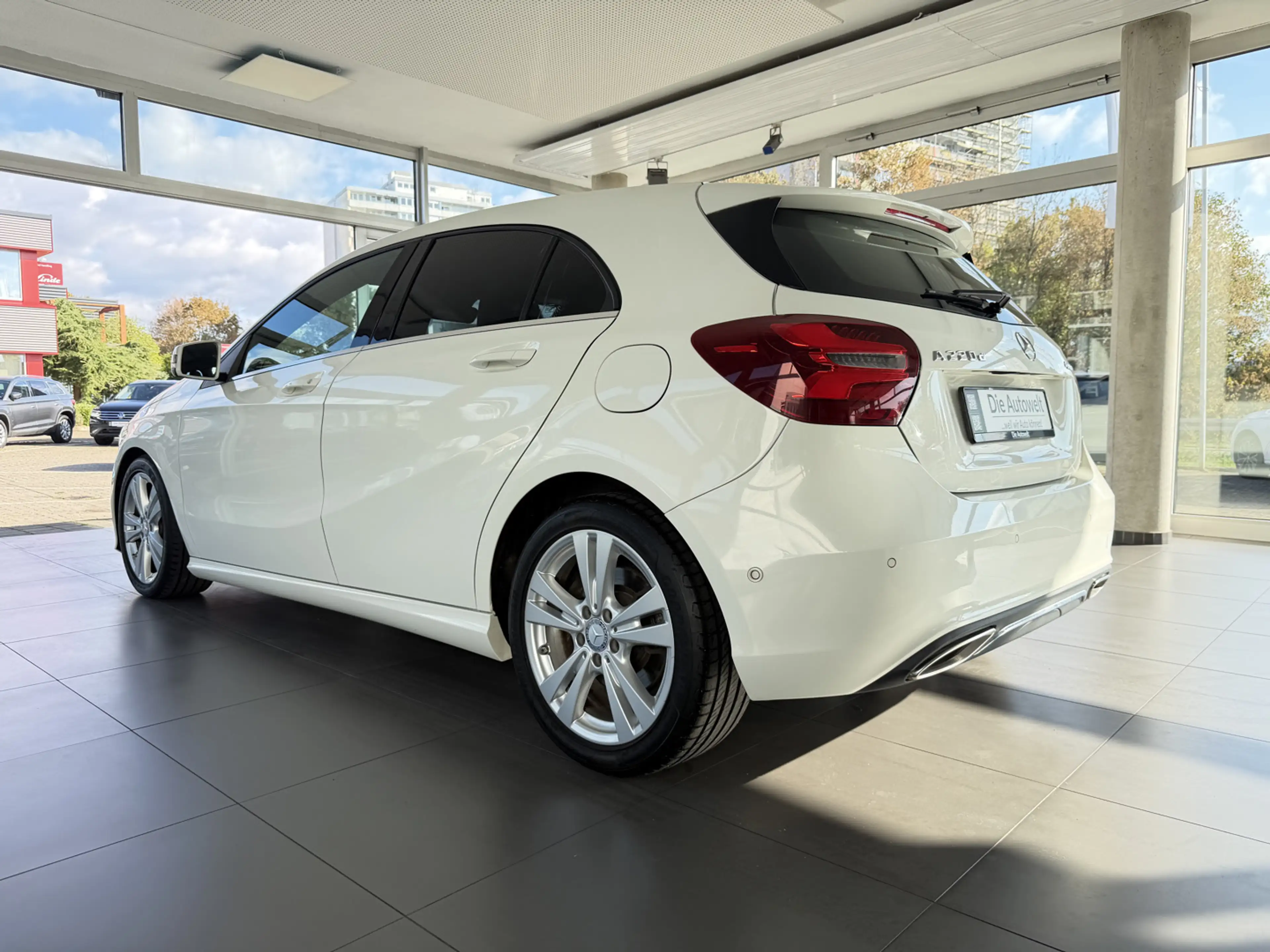Mercedes-Benz A 200 CDI 4M AUT LEDER NAVI LED R-KAM KLIMA PDC SHZG — photo 4