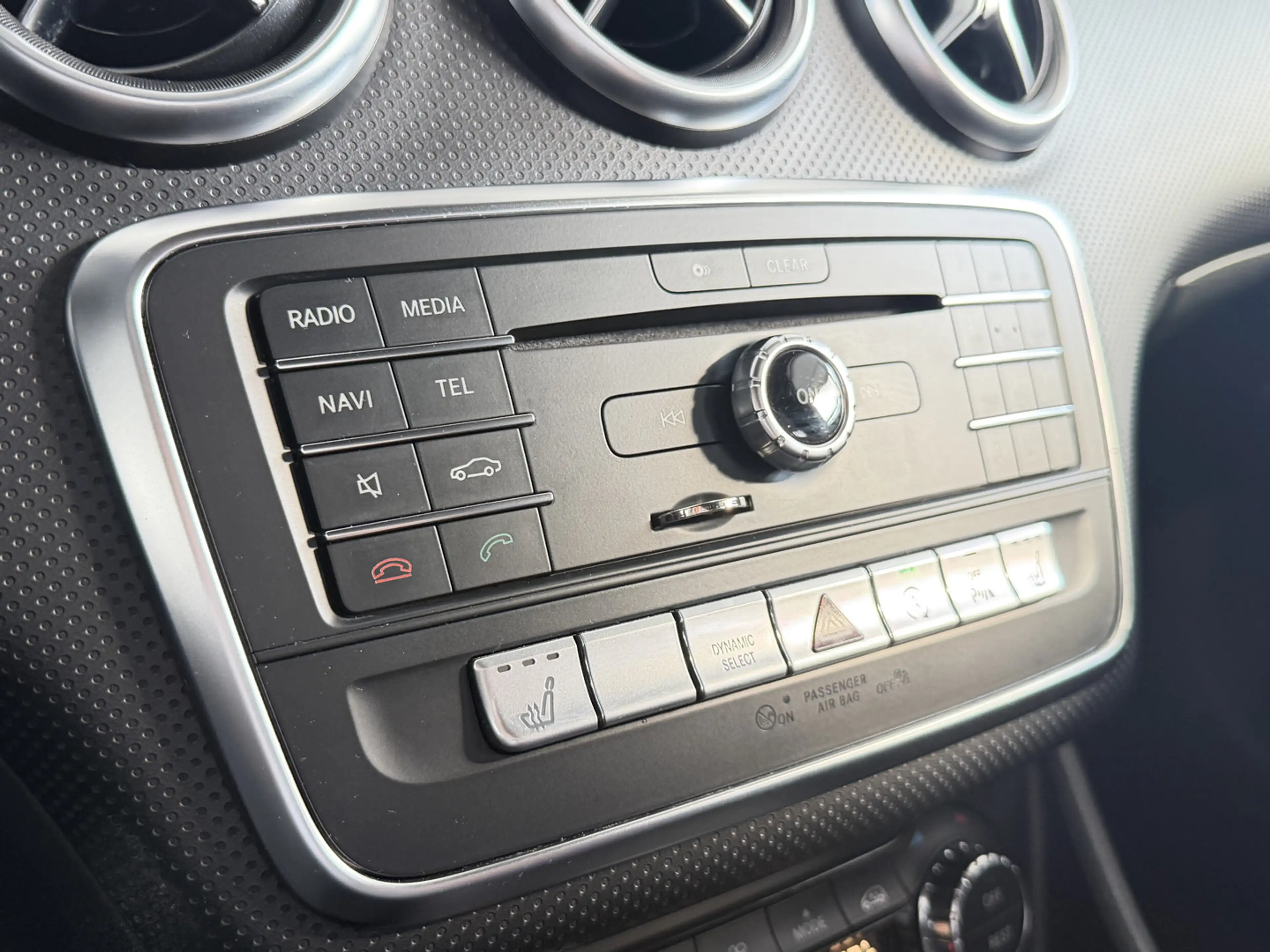 Mercedes-Benz A 200 CDI 4M AUT LEDER NAVI LED R-KAM KLIMA PDC SHZG — photo 14