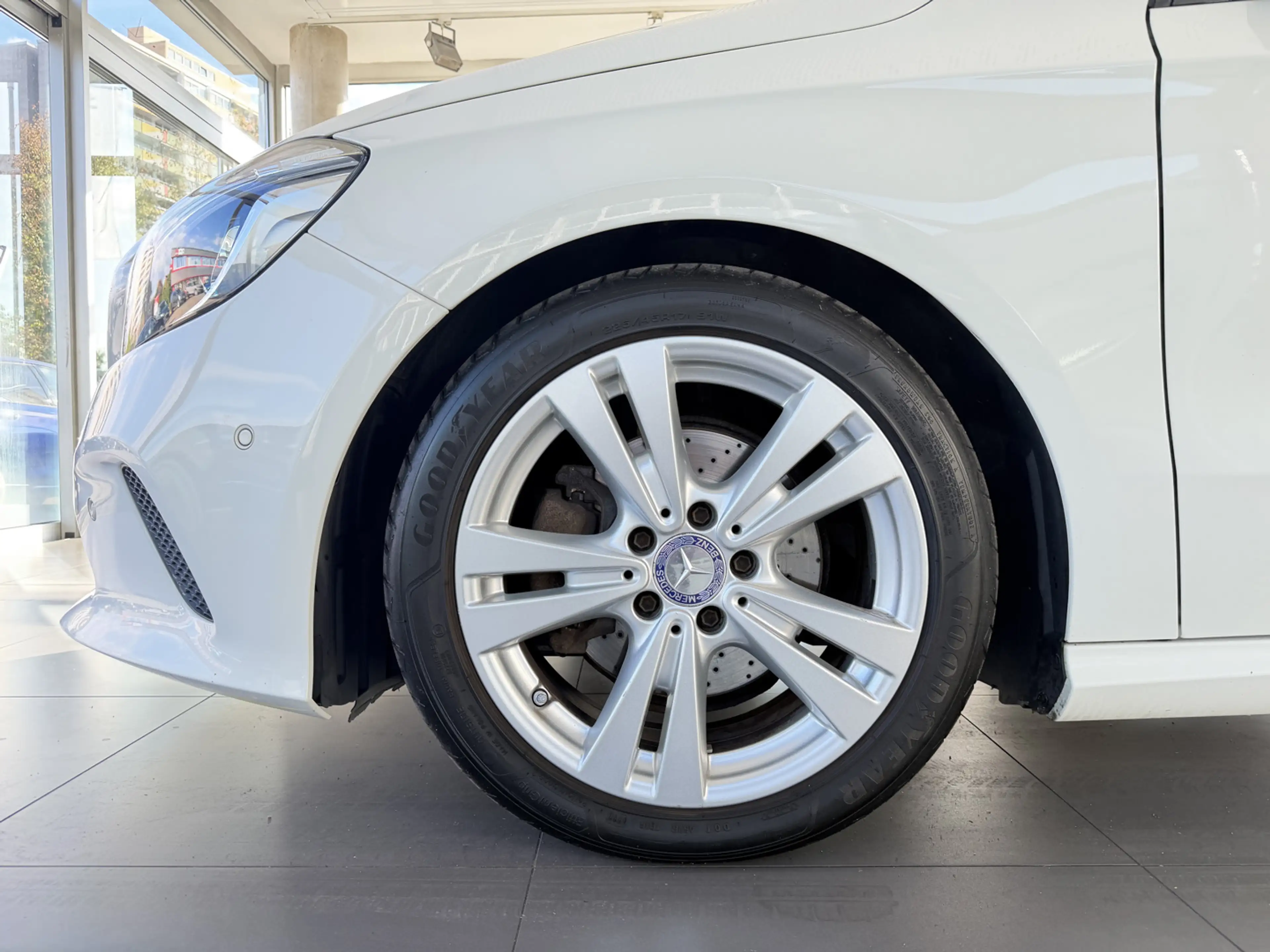 Mercedes-Benz A 200 CDI 4M AUT LEDER NAVI LED R-KAM KLIMA PDC SHZG — photo 7