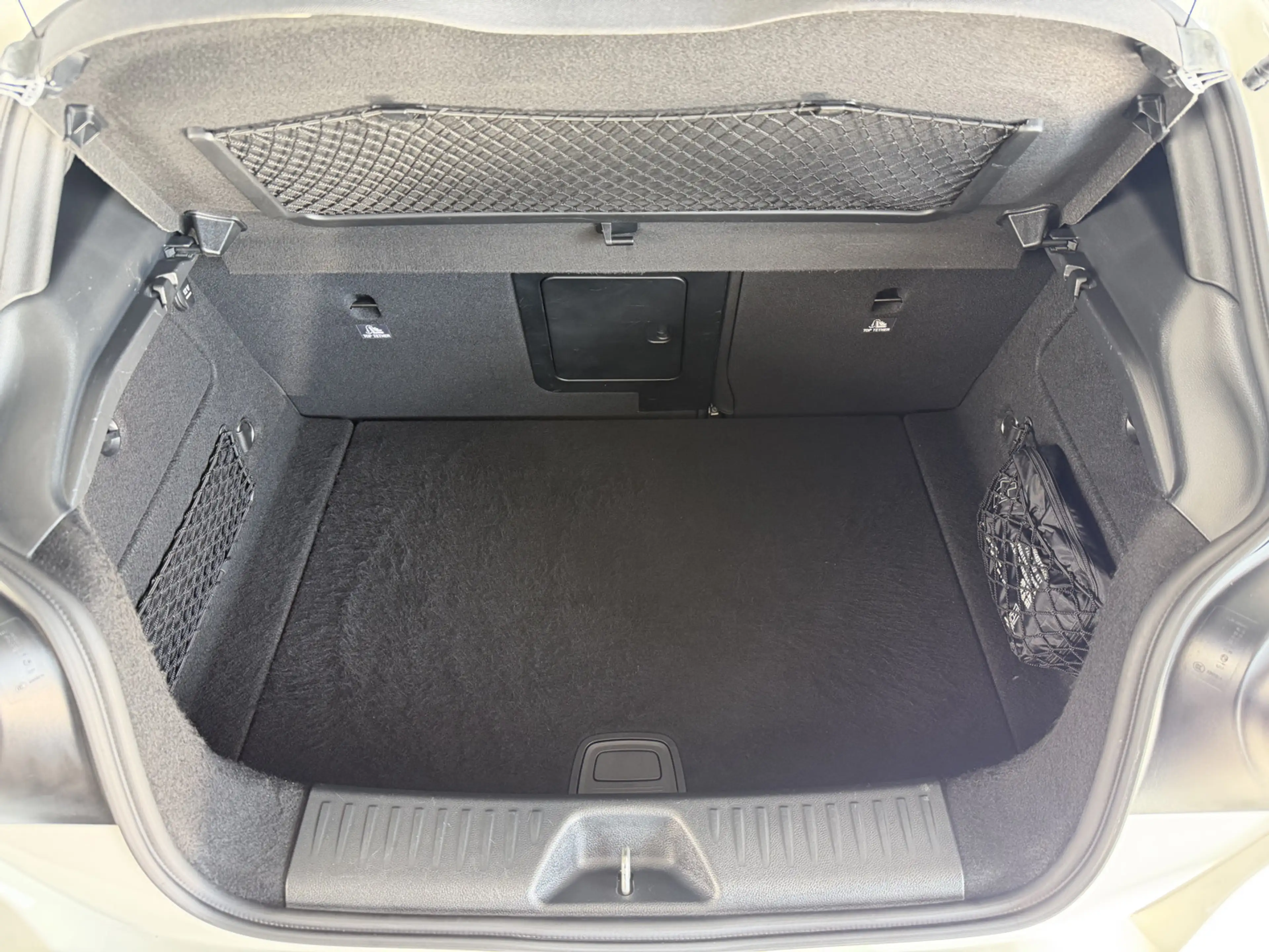 Mercedes-Benz A 200 CDI 4M AUT LEDER NAVI LED R-KAM KLIMA PDC SHZG — photo 5