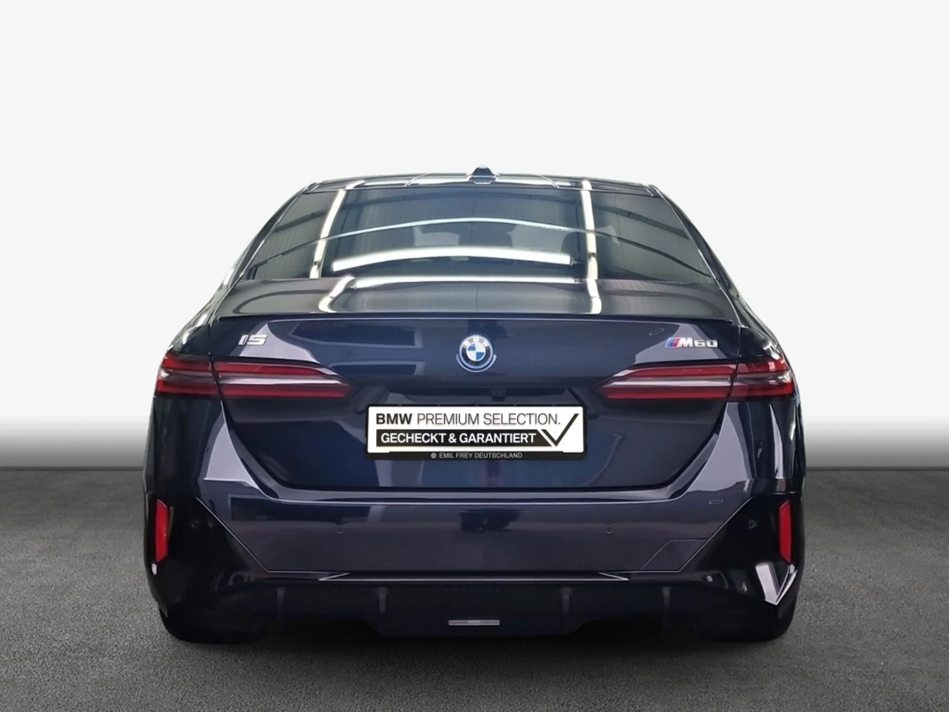 BMW i5 M60 MPaketPro AHK Pano LED B&W — photo 7