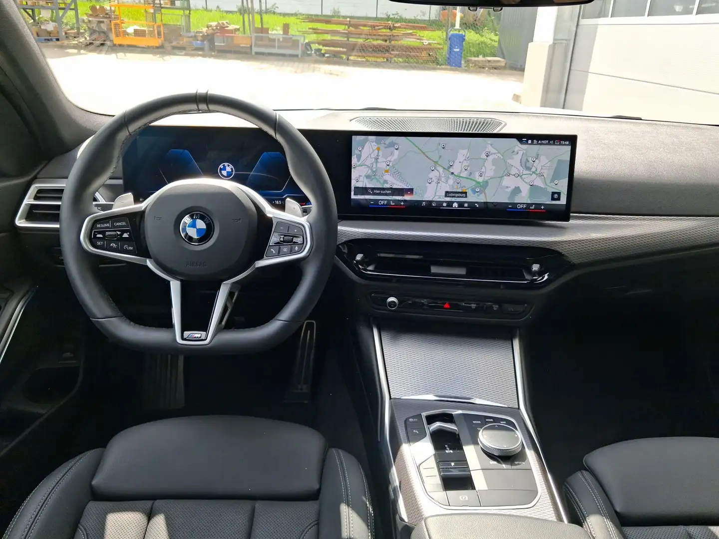 BMW 318 d Touring M Sportpaket Navi LED ParkAss Weiß - 2
