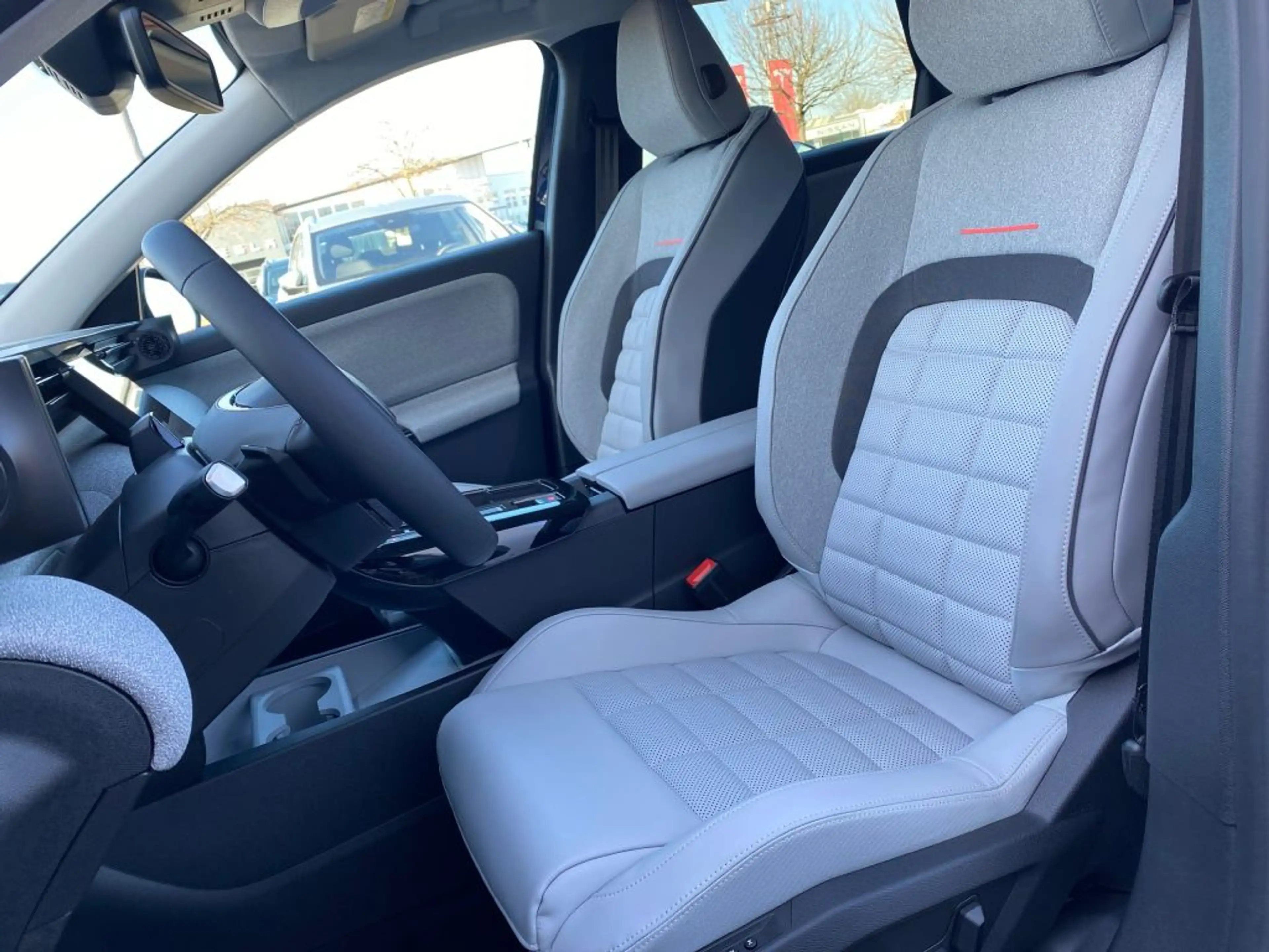 Citroen C5 Aircross Plug-In-Hybrid 225 MAX *beh. Frontsch*Allwetterrei — photo 8
