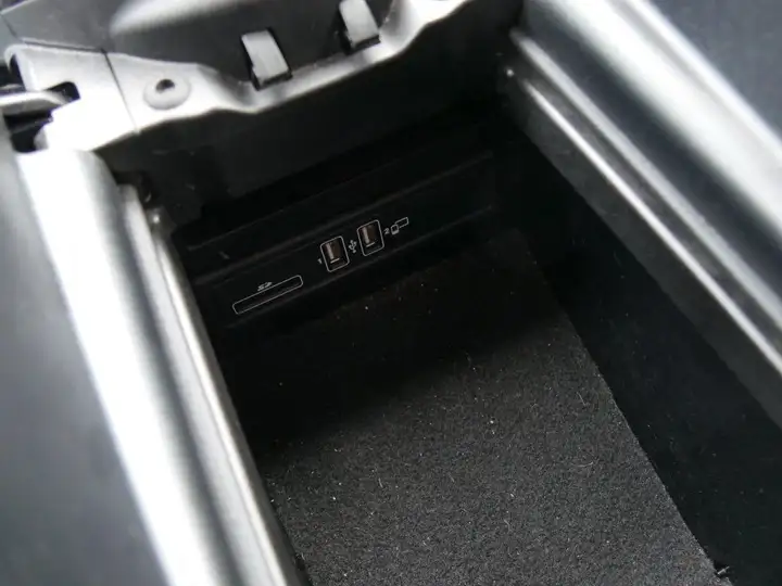 Mercedes-Benz E 300 d Sport Style Automatik  Navi LED AHK CAM – Foto 16
