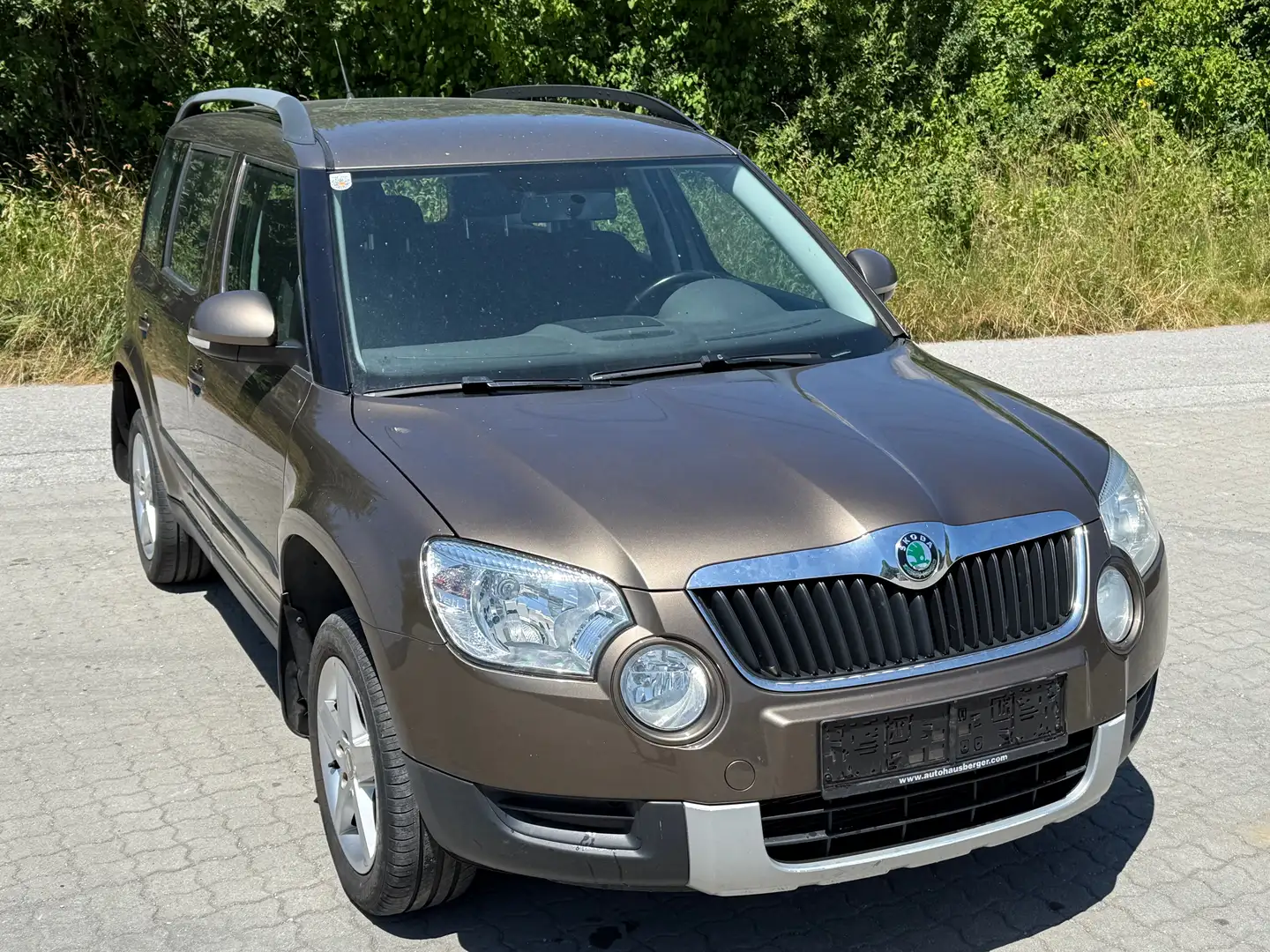 Skoda Yeti 2.0 TDI Experience 4x4 Brun - 1