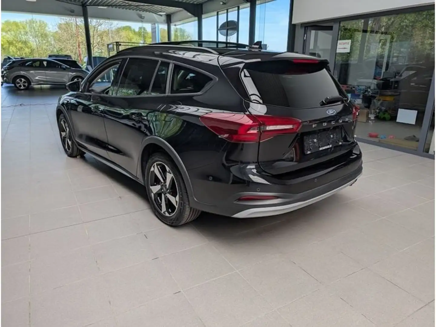 Ford Focus Clipper Active 1.0i Mild Hybrid Ecoboost 155pk A7 Zwart - 2