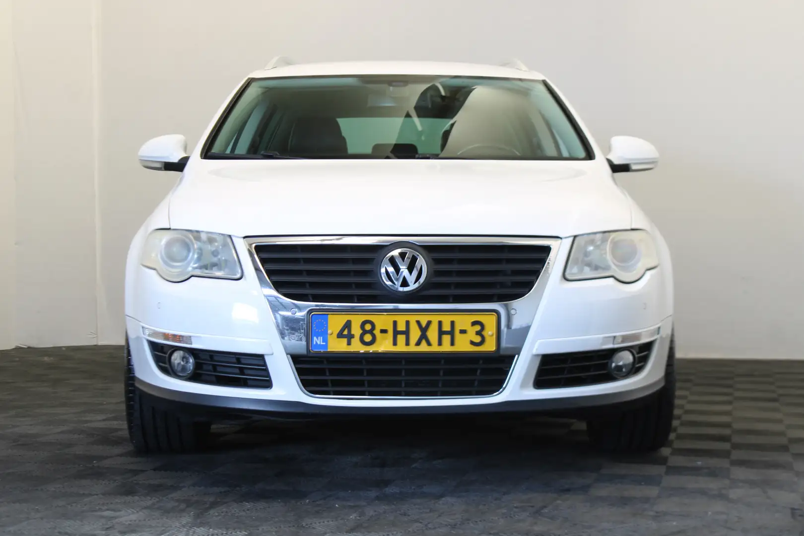 Volkswagen Passat Variant 1.8 TFSI Highline Wit - 2