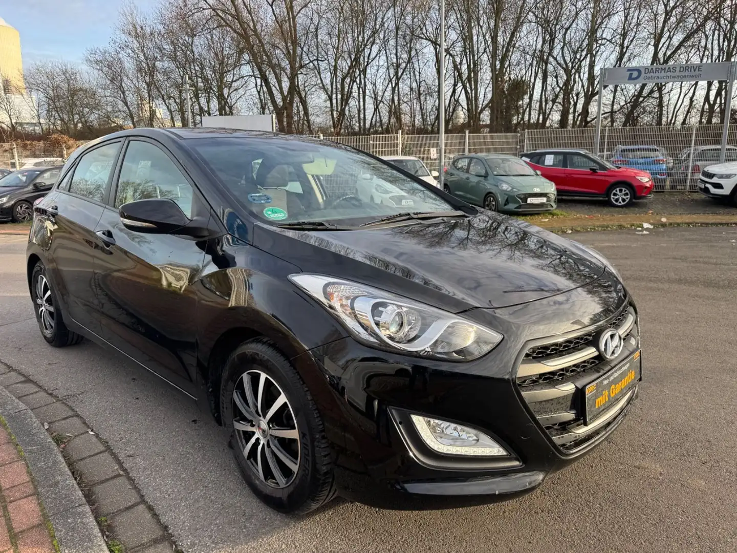 Hyundai i30 2.HD/KLIMA/NAVI/R.KAM/PDC/ALU/TÜV-SERV.-NEU Schwarz - 2