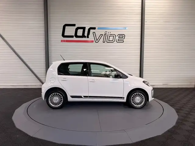 Volkswagen Up! view 3
