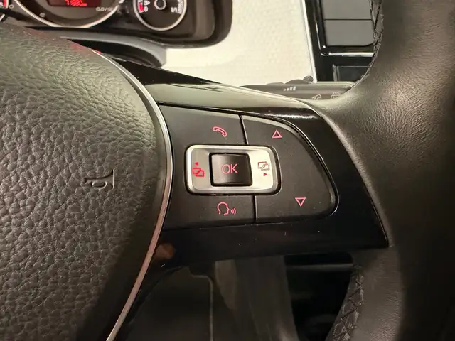 Volkswagen Up! view 13