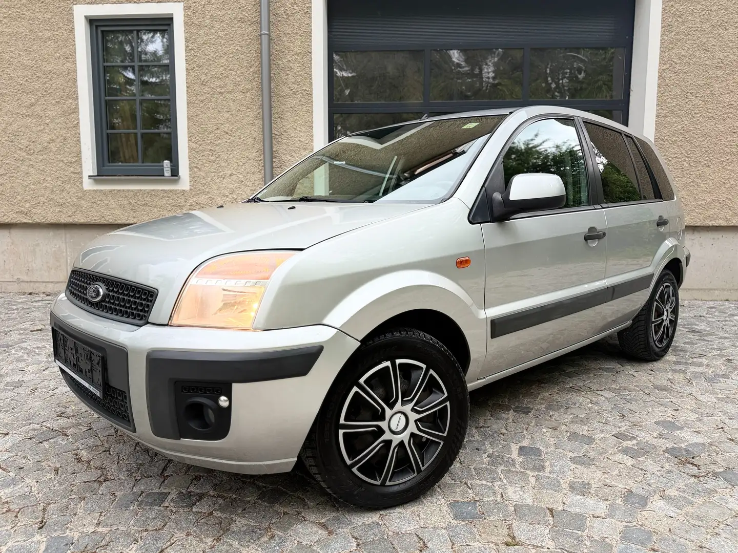 Ford Fusion Ecosport 1,4 16V *Pickerl 03/27+4*AHK* Grau - 1