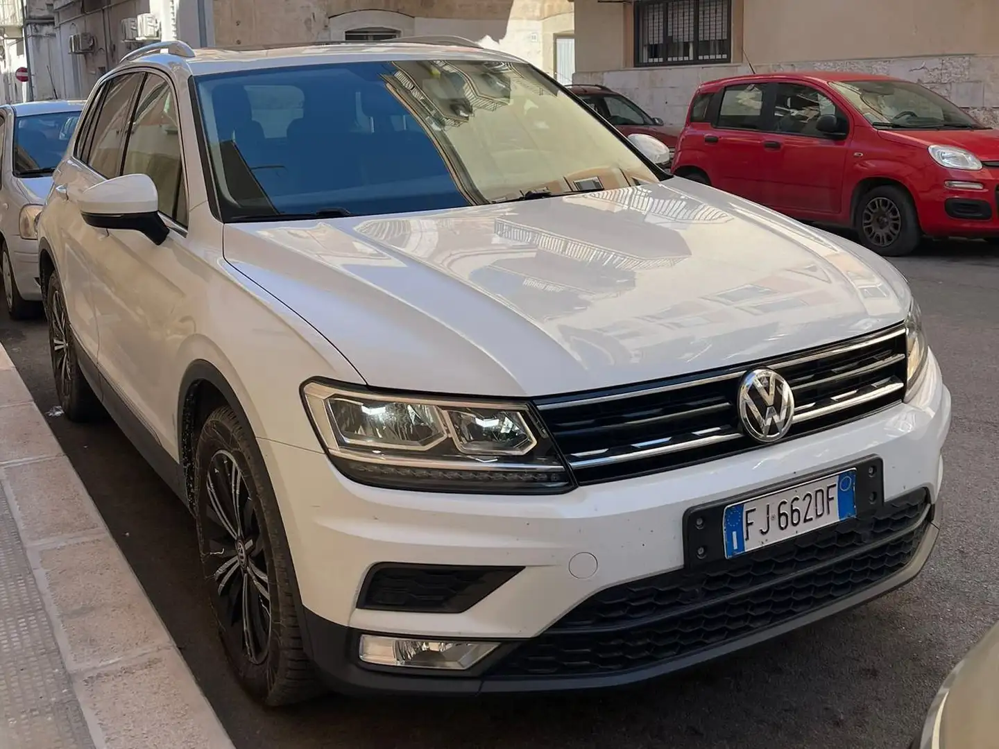 Volkswagen Tiguan 1.6 tdi Business 115cv Blanco - 2