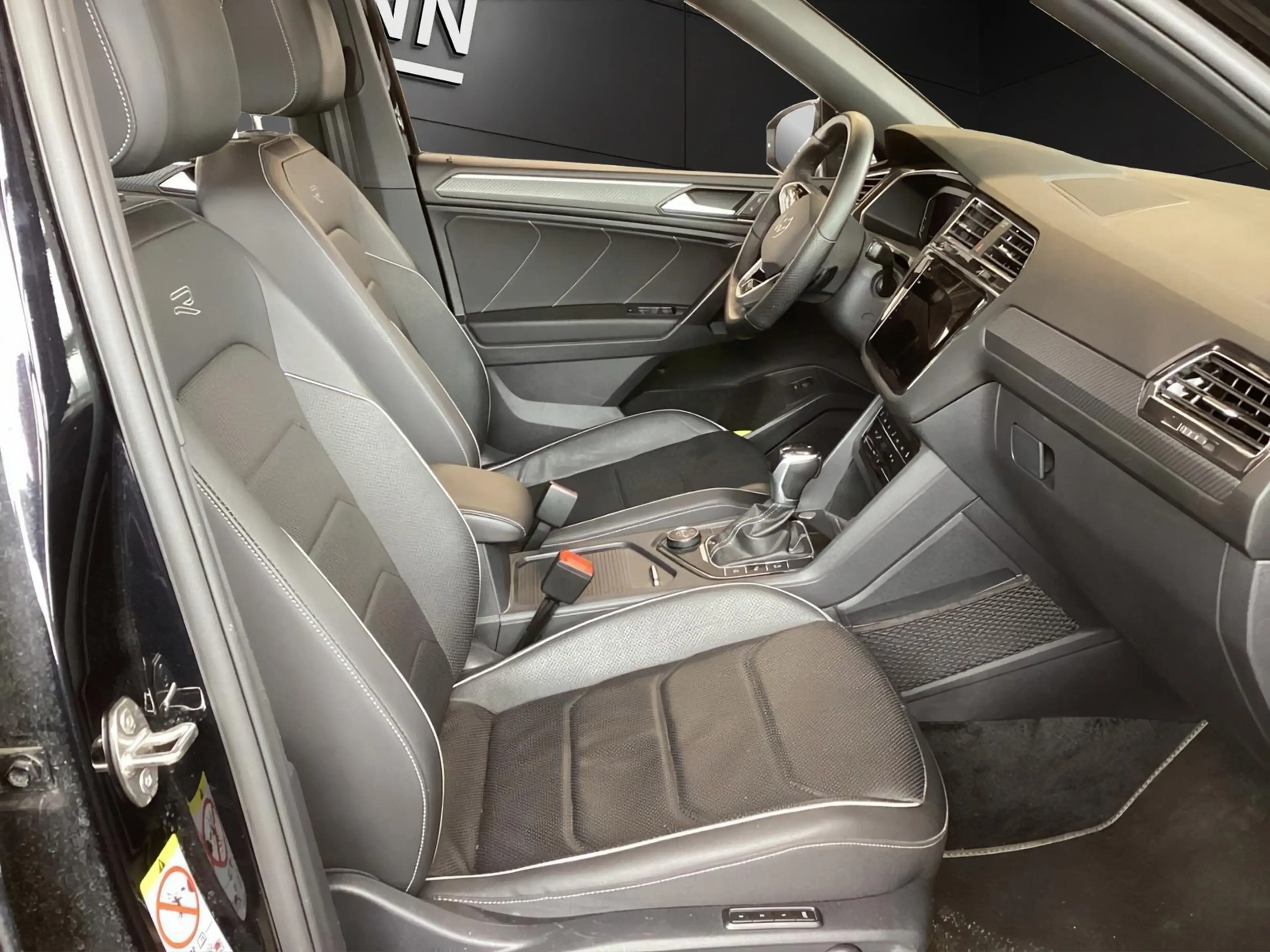 Volkswagen Tiguan Allspace 2.0 TSI R-Line 4Motion DSG AHK+Pano — photo 4