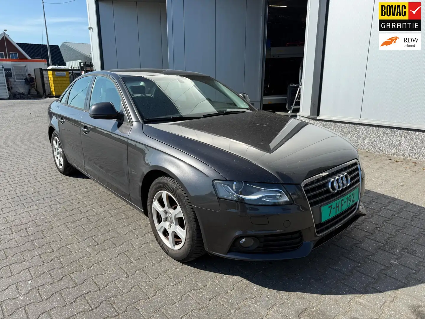 Audi A4 Limousine 2.0 TFSI Pro Line Grijs - 1