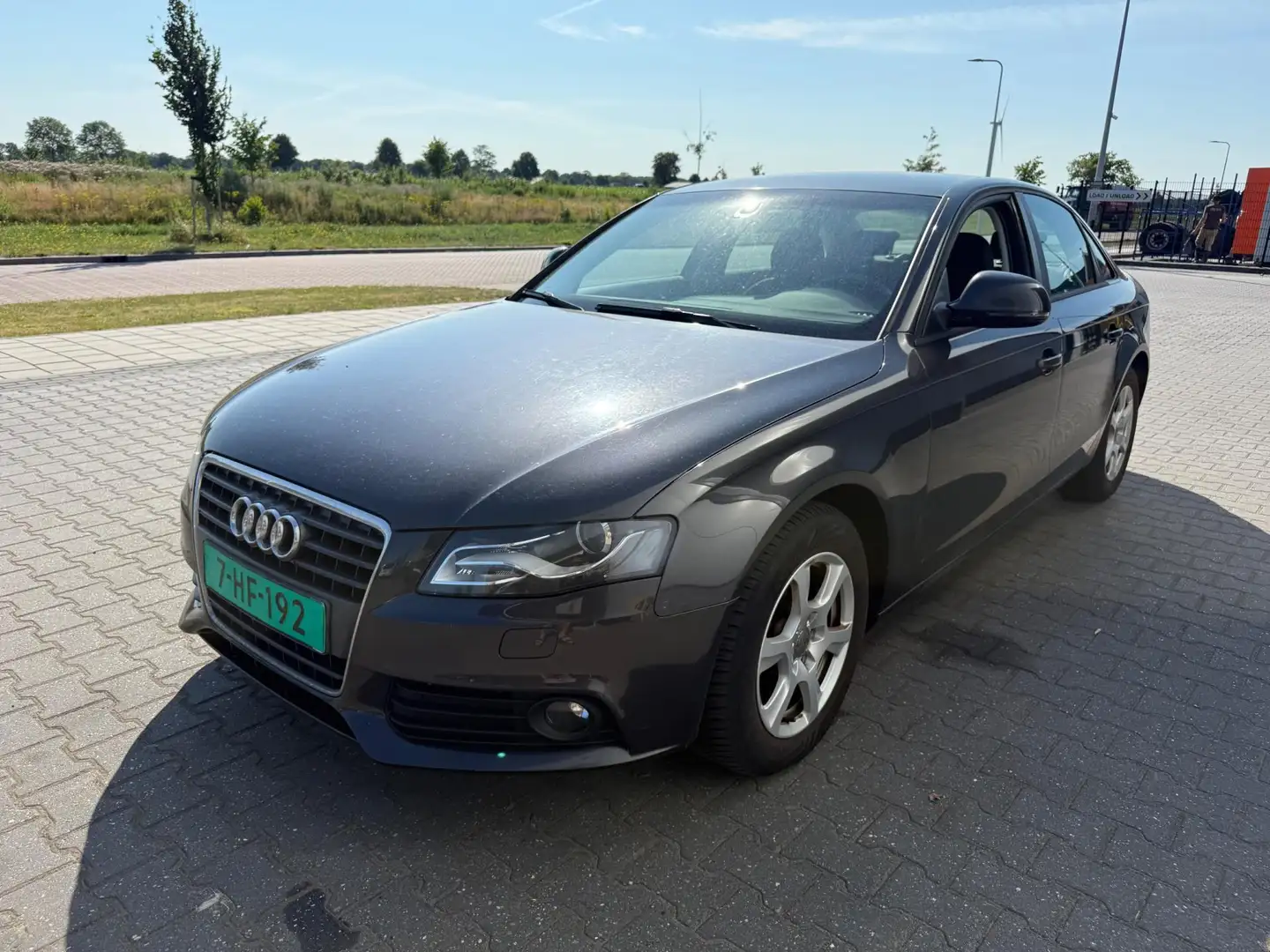 Audi A4 Limousine 2.0 TFSI Pro Line Grijs - 2