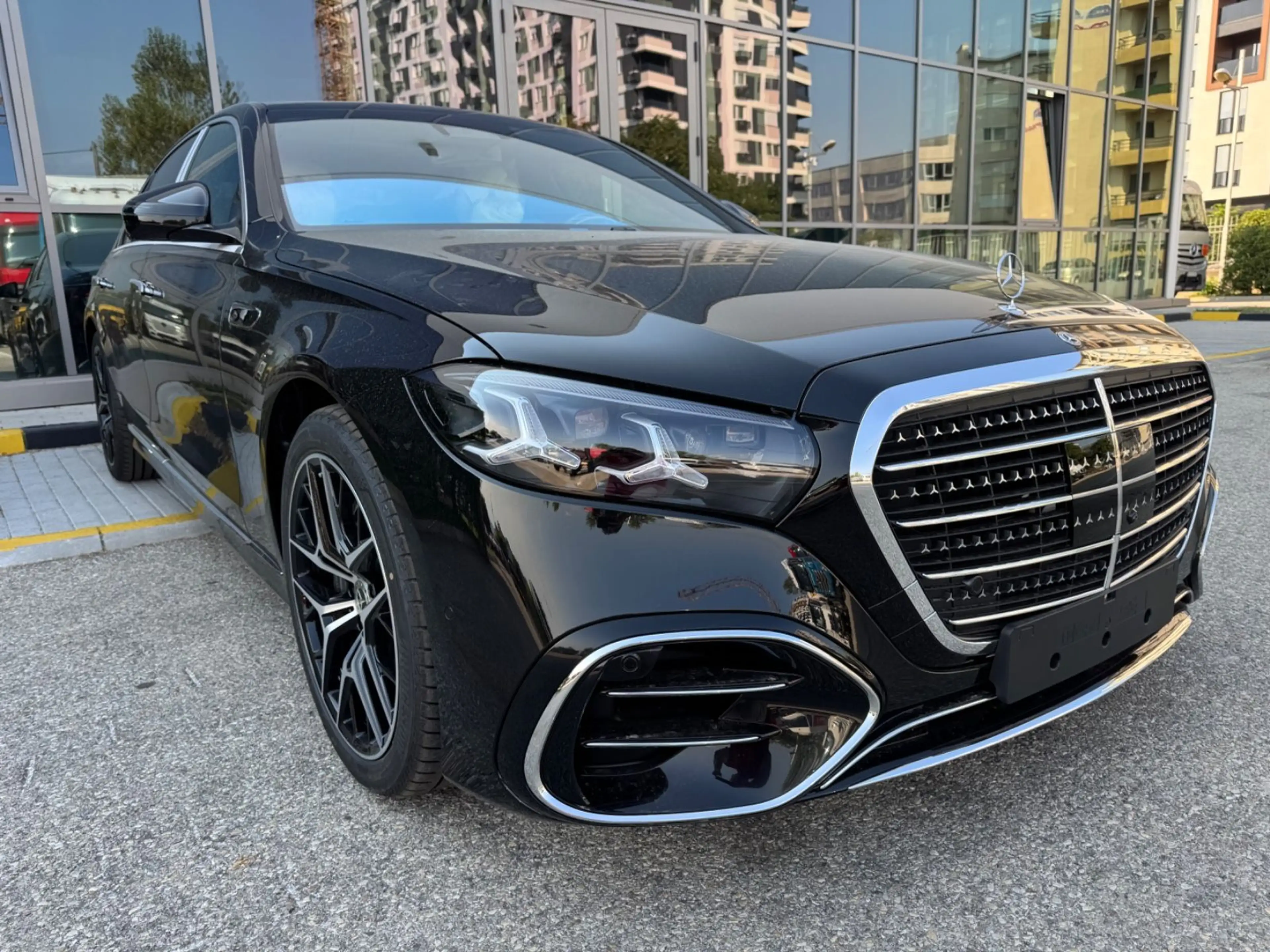 Mercedes-Benz S 580 L AMG|WEISS|4D-BURMESTER|KÜHLFACH|5-SITZE|SOFORT — photo 3